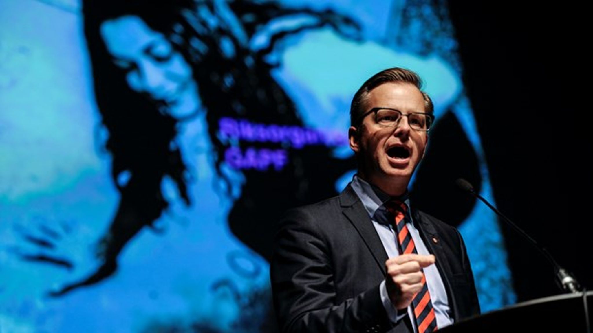 Arkivbild. Inrikesminister Mikael Damberg (S) talar under minneshögtiden för Fadime Sahindal.
