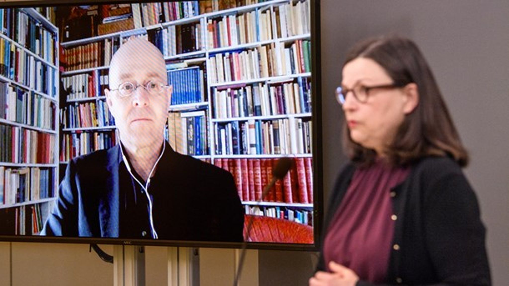 Utredare Björn Åstrand och utbildningsminister Anna Ekström (S). "Vi måste införa förslagen som presenteras i Björn Åstrands utredning."