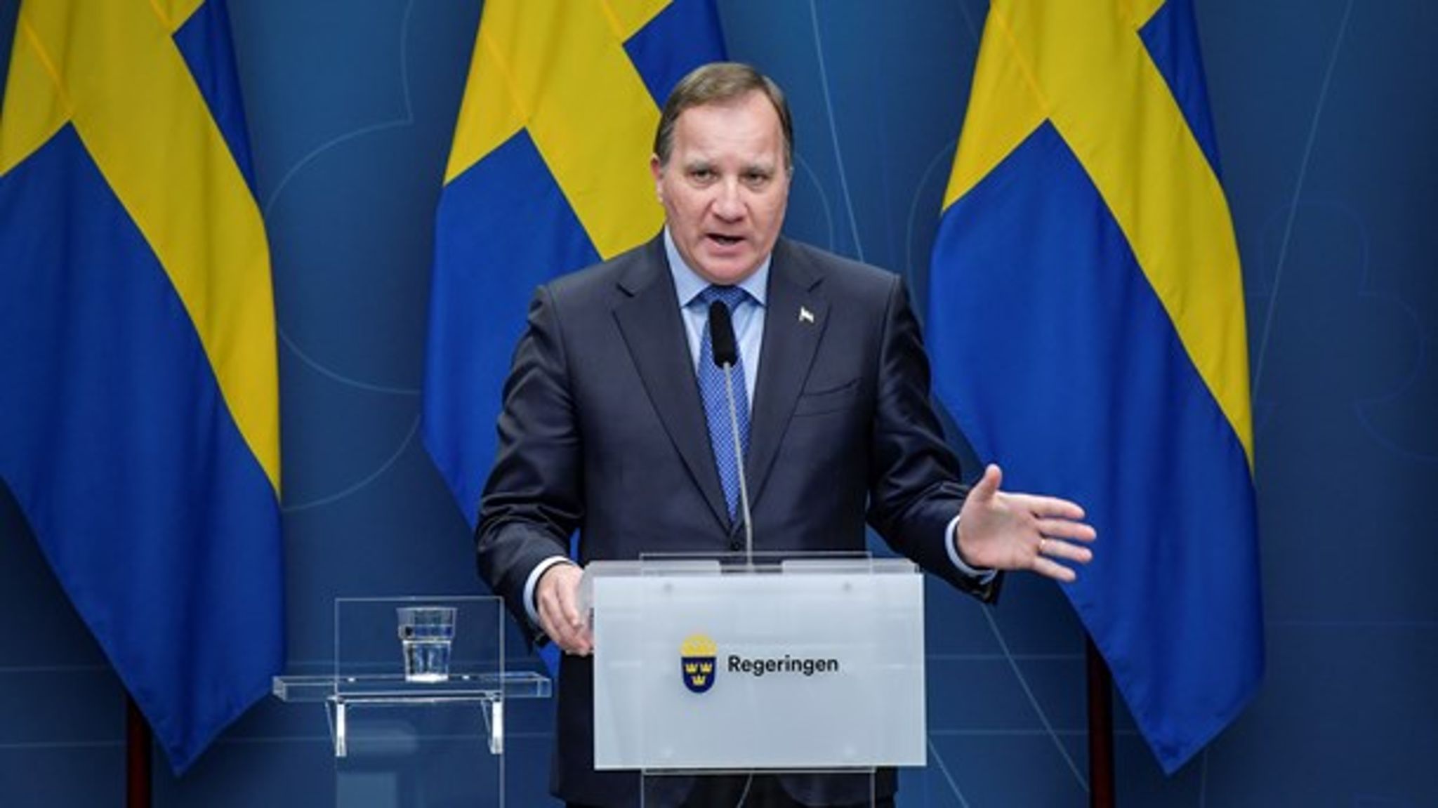 En person i Stefan Löfvens närhet har vistats nära en person med bekräftad covid-19. Statsministern befinner sig nu i karantän.