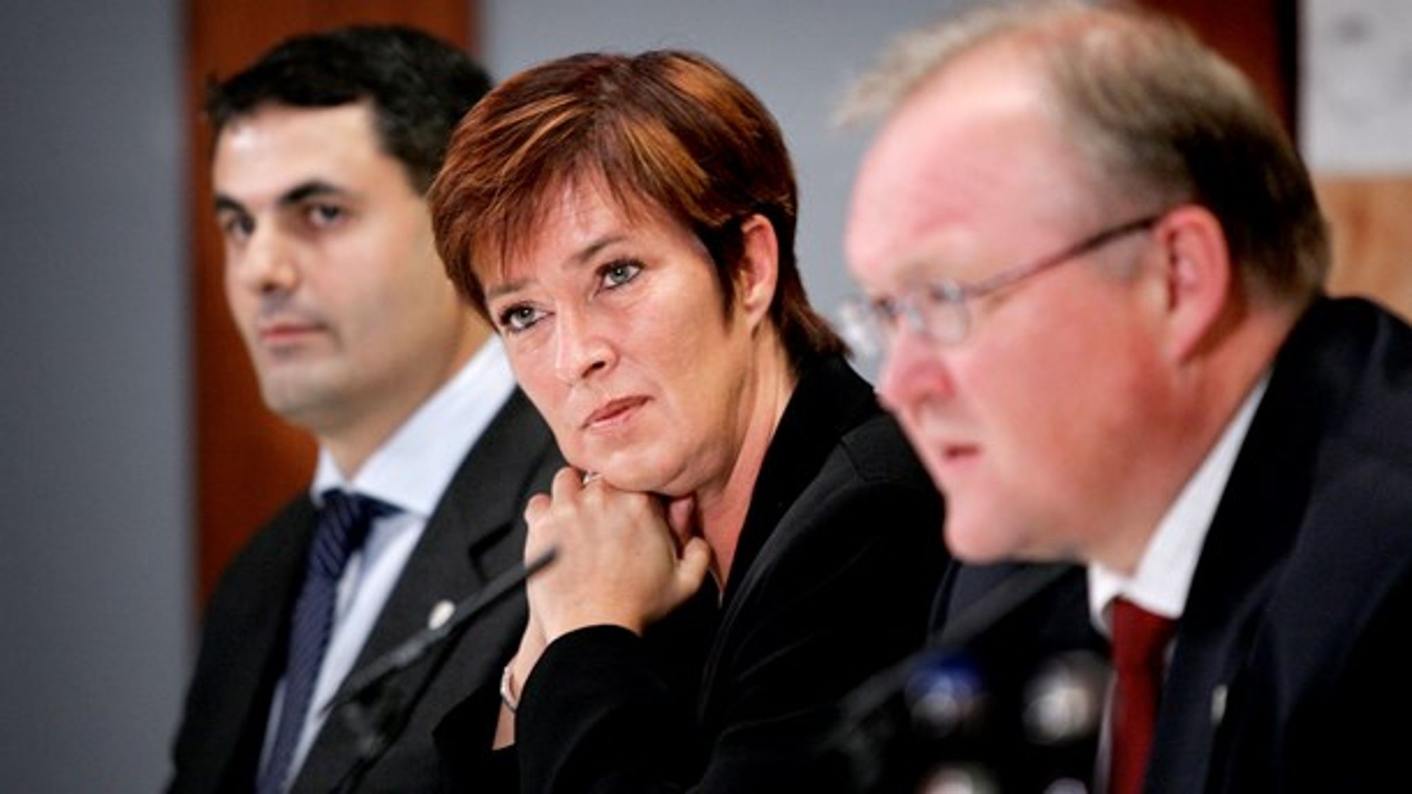Regeringsombildningen oktober 2004. Statsminister Göran Persson (S) presenterar Ibrahim Baylan som ny skolminister och Mona Sahlin som ny samhällsbyggnadsminister.