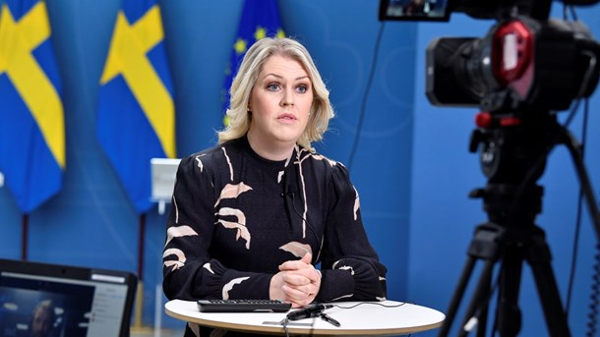 "Vaccinationsintyg är nog nästan lika efterlängtat som vaccinationen" säger socialminister Lena Hallengren (S).