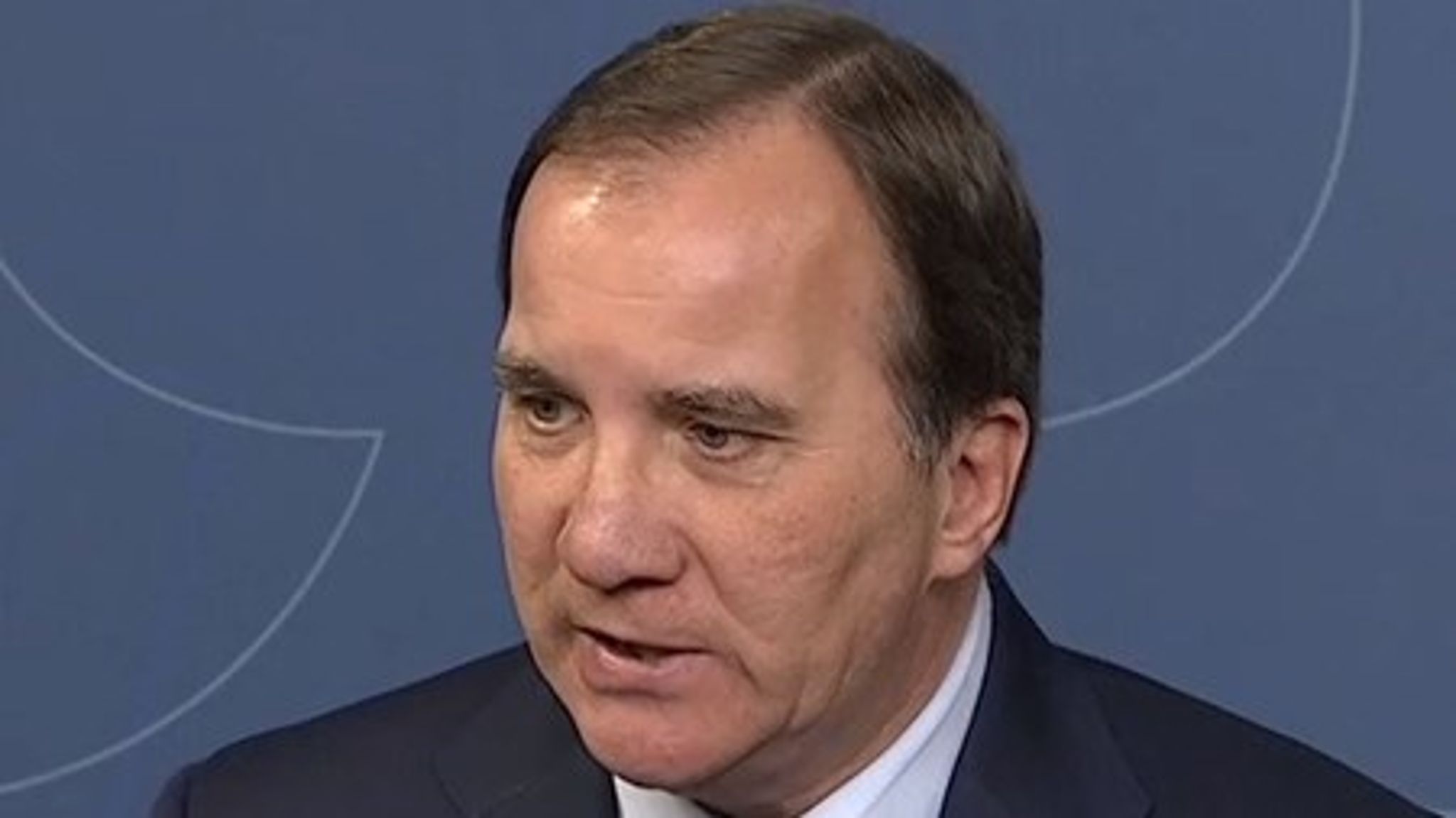Statsminister Stefan Löfven utesluter inte att antalet asylsökande till Sverige kommer att uppgå till 150 000 vid årets slut.<br>