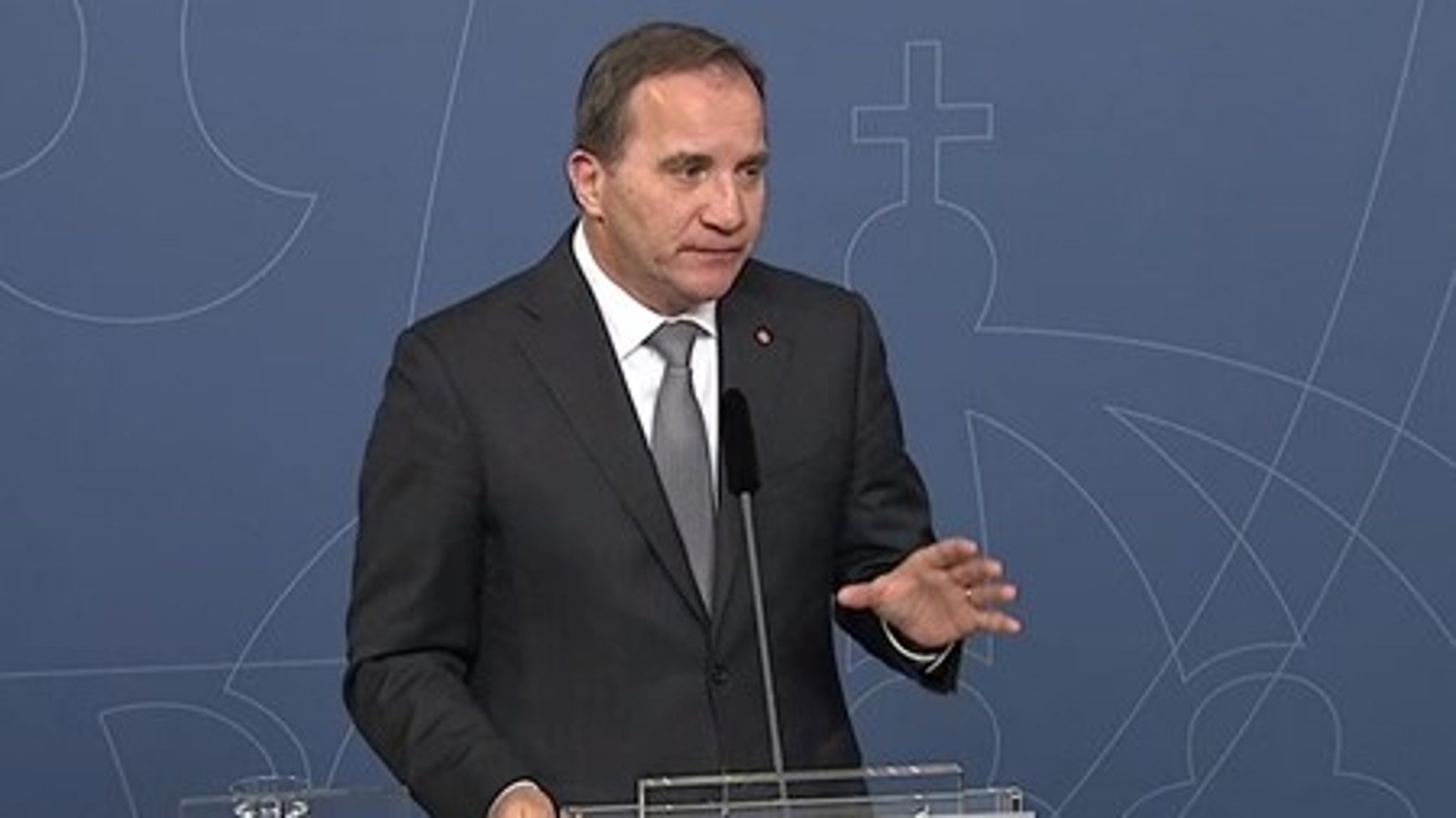 <br>Statsminister Stefan Löfven (S) kommenterade terrorhoten och sade att Sverige har varit naivt i sin syn på extremism.<br>