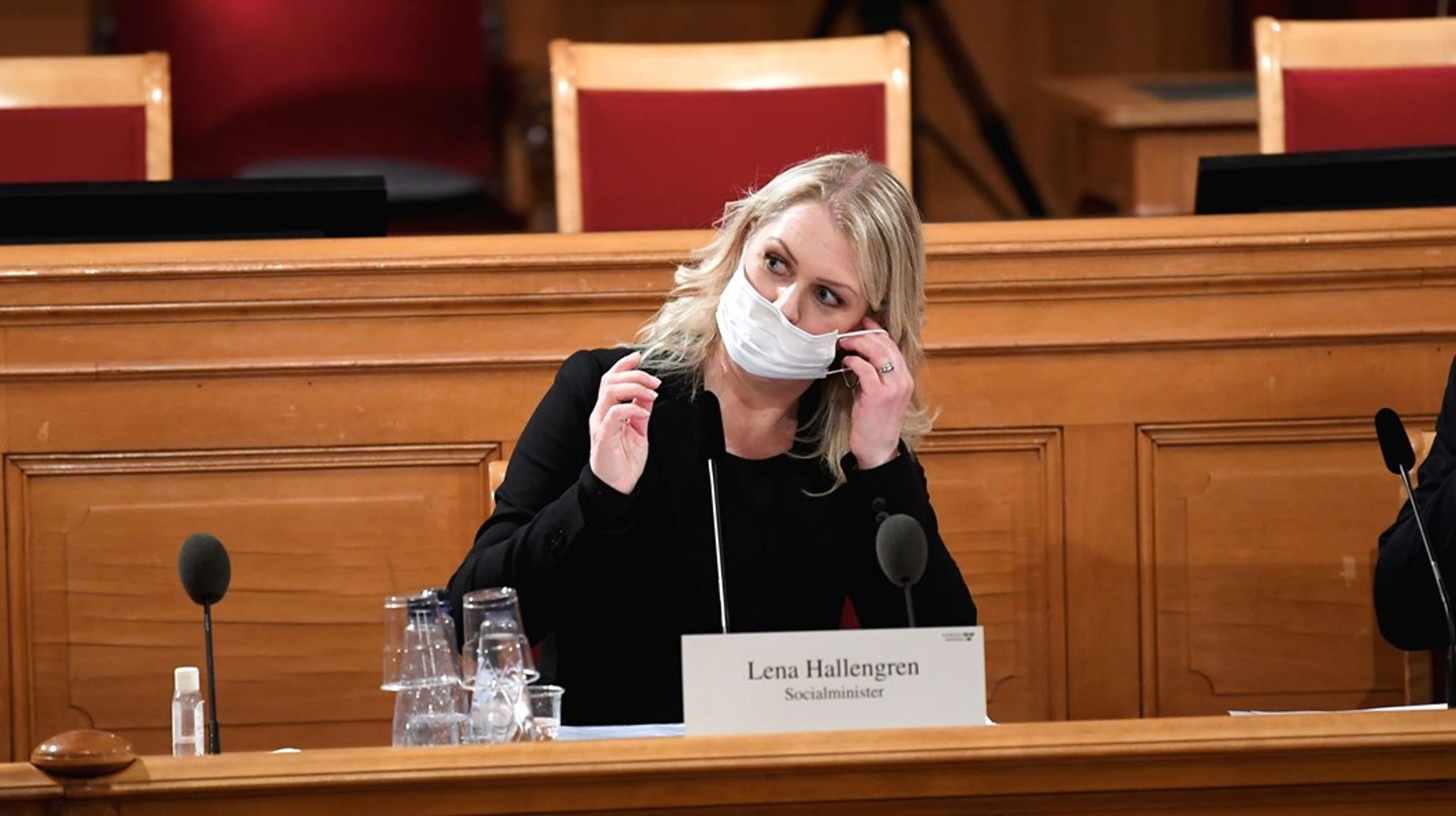 April: Socialminister Lena Hallengren (S) frågas ut i Konstitutionsutskottet (KU) om regeringens agerande i samband med bland annat coronapandemin.