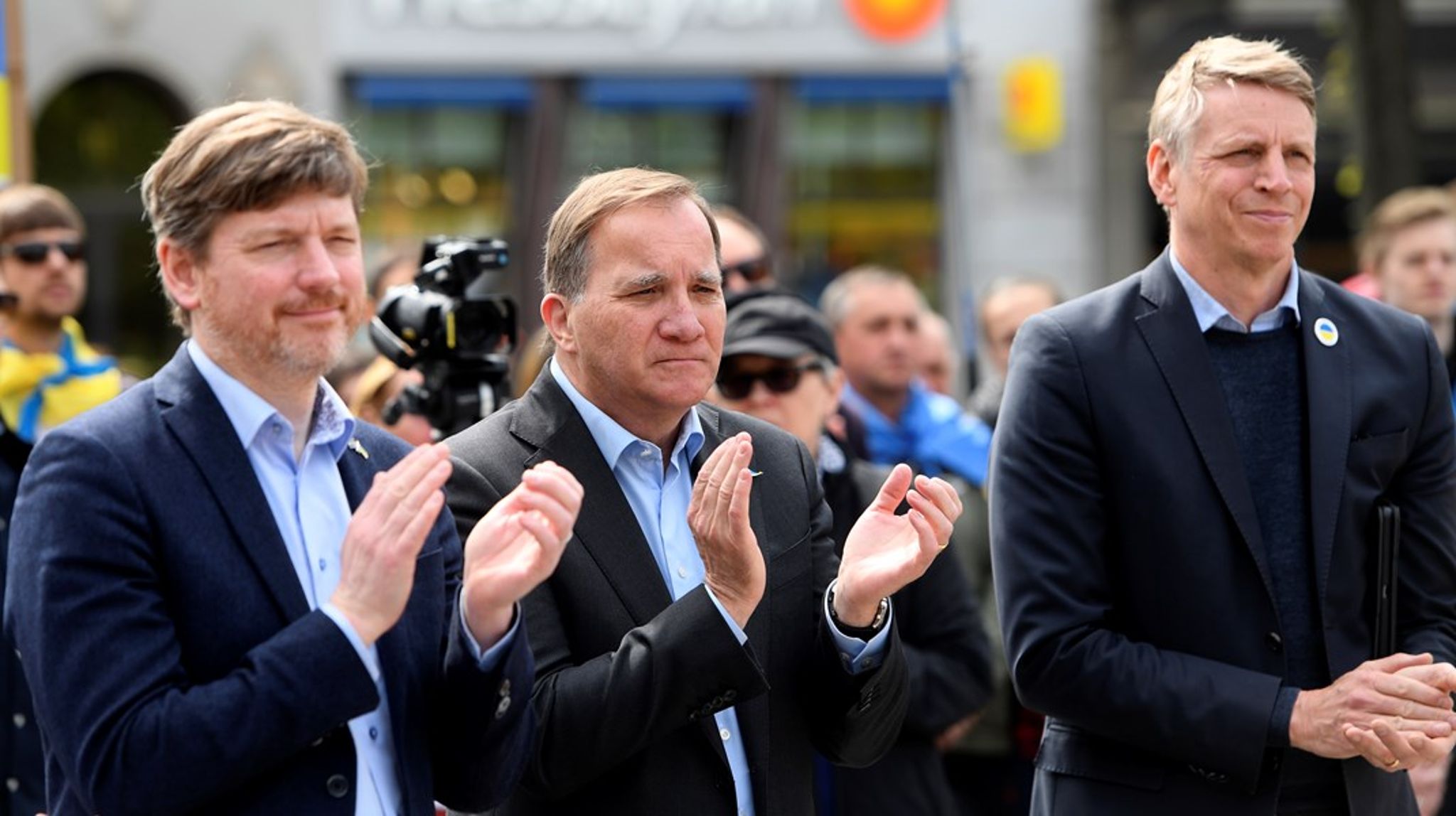 Bolund hoppas på historisk regering där både C och V ingår. 