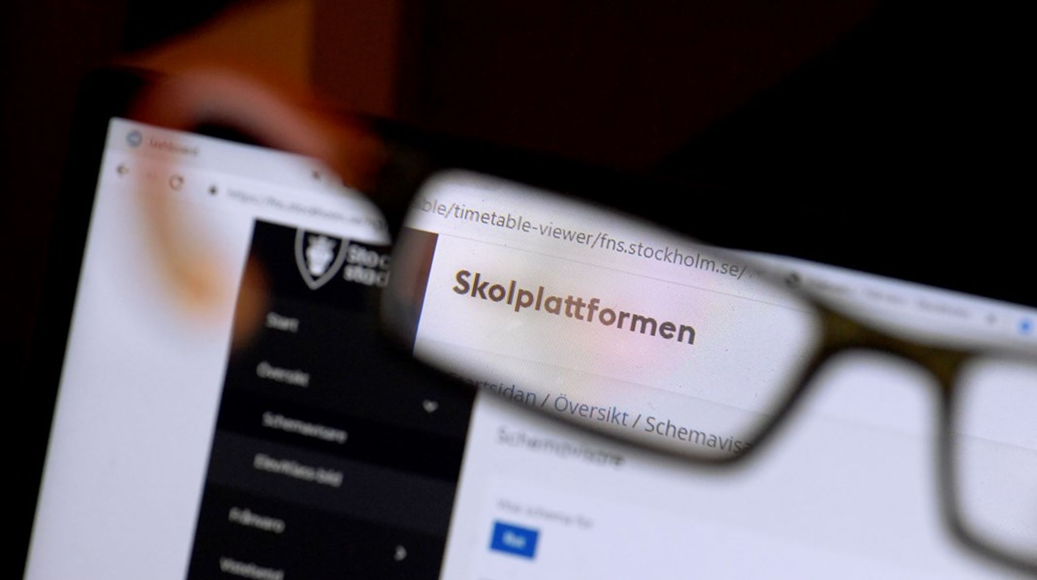 Att säkra att elever och lärare har digitala plattformar som skapar de bästa förutsättningar för inlärning, och som är användarvänlig, är en fråga som har mycket hög prioritet, skriver debattörerna. 