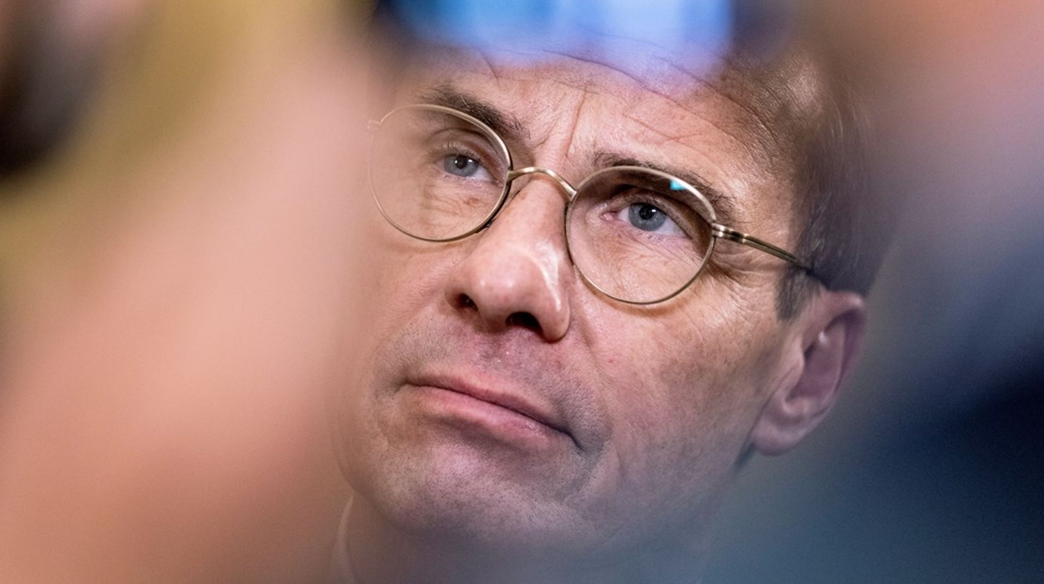 Samhället är större än staten, sade Ulf Kristersson (M) i sin regeringsförklaring. En nyhet framkom: Socialminister Jakob Forssmed (KD) avslöjar för Altinget att regeringen vill införa ett fritidskort för barn och unga. 