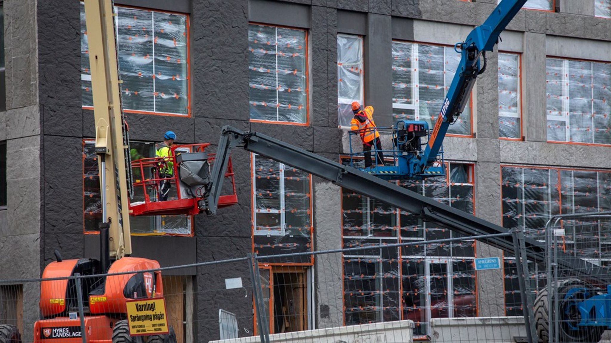 Den vikande ekonomin är ett stort hinder för att få till bostadsbyggandet framöver. Det visar en enkät bland Sveriges kommuner som Altinget genomfört. 