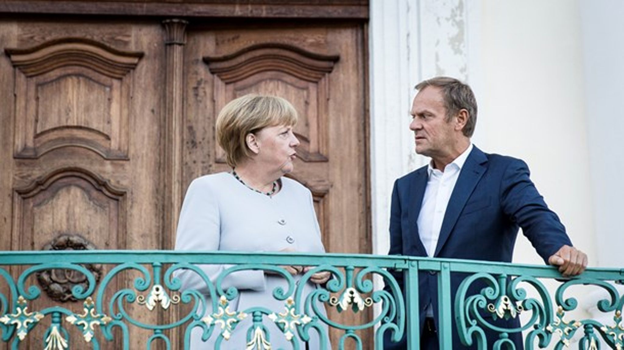 Den tyske förbundskanslern Angela
Merkel och Europeiska rådets ordförande Donald Tusk möts som förberedelse
inför det informella toppmötet i Bratislava där EU:s framtid efter Brexit ska tas
upp.
