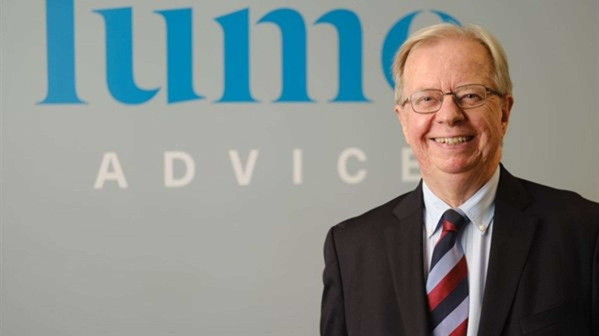 Under Lars Danielssons långa karriär har han bland annat arbetat som ambassadör i Berlin och Seoul, men också statssekreterare hos S-statsministrarna Ingvar Carlsson och Göran Persson.&nbsp;