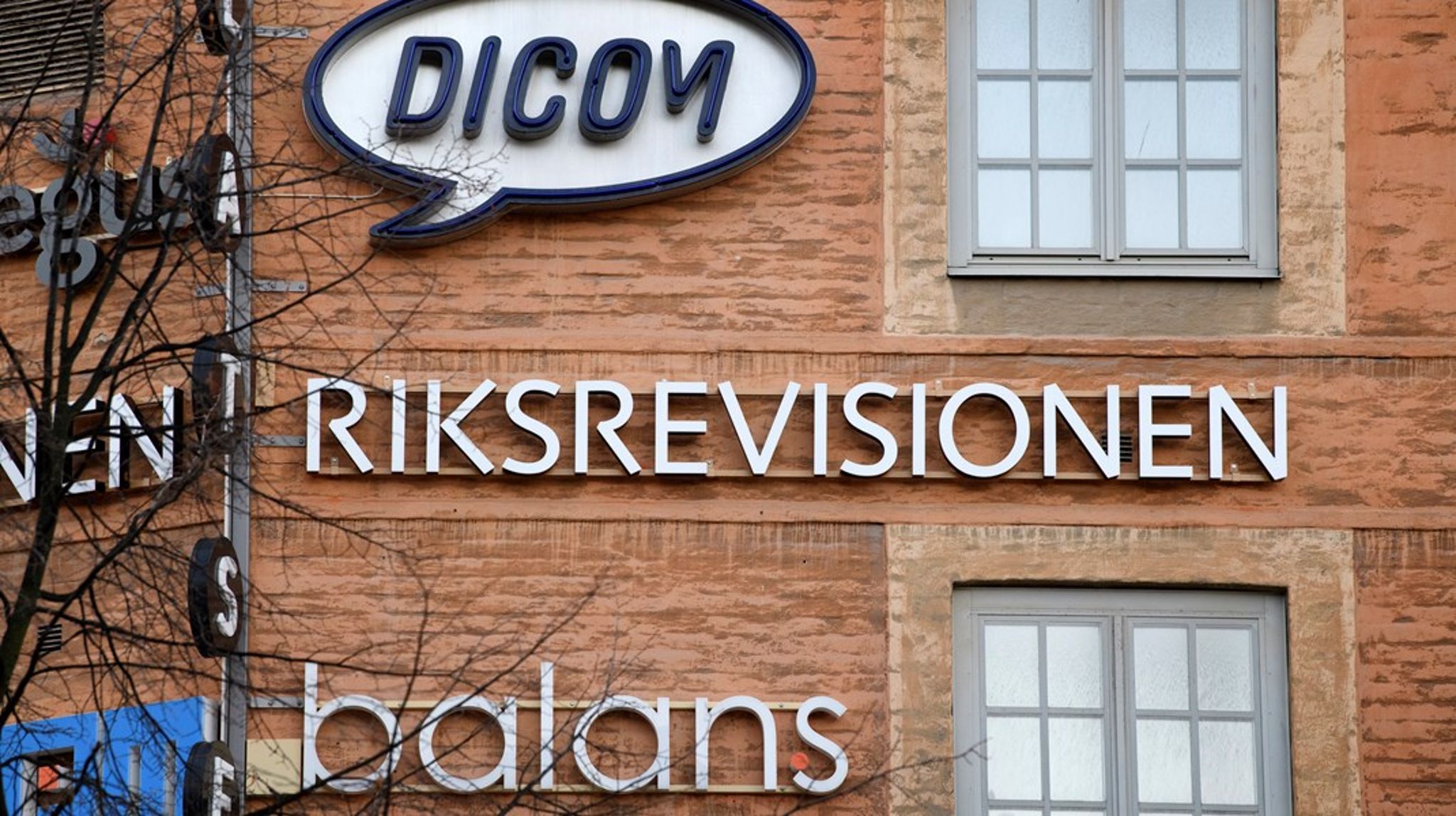 Systemet har så allvarliga brister menar Riksrevisionen som nu föreslår att Allmänna arvsfonden avvecklas och ett nytt system tas fram för hur arv efter&nbsp;avlidna personer utan arvingar eller testamente ska hanteras.