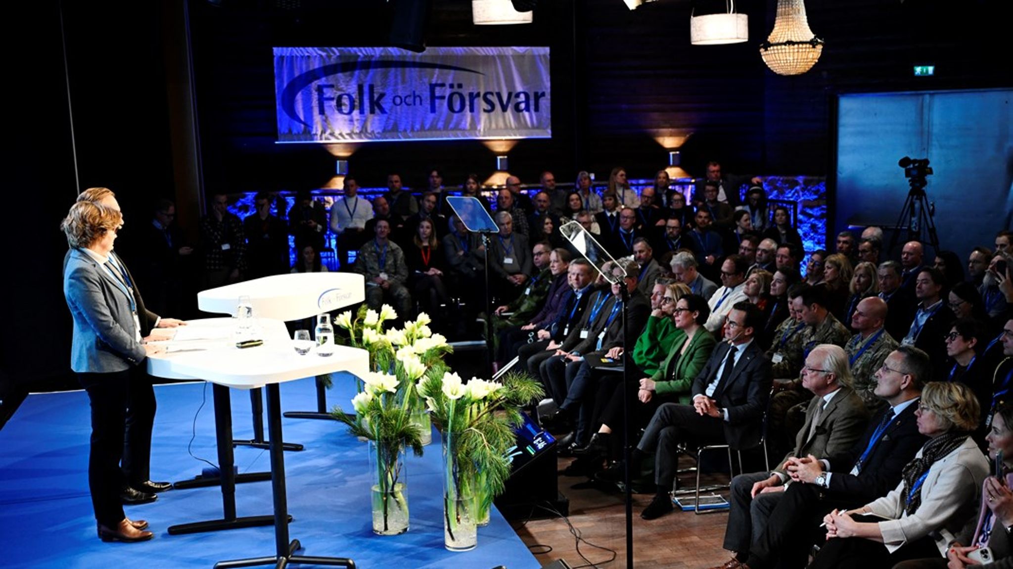 Skribenterna har helt rätt i att hela samhället behöver vara med, då som i dag – detta oavsett om det handlar om planering av, diskussion om eller genomförande av det civila och militära försvaret, skriver debattören i en replik.