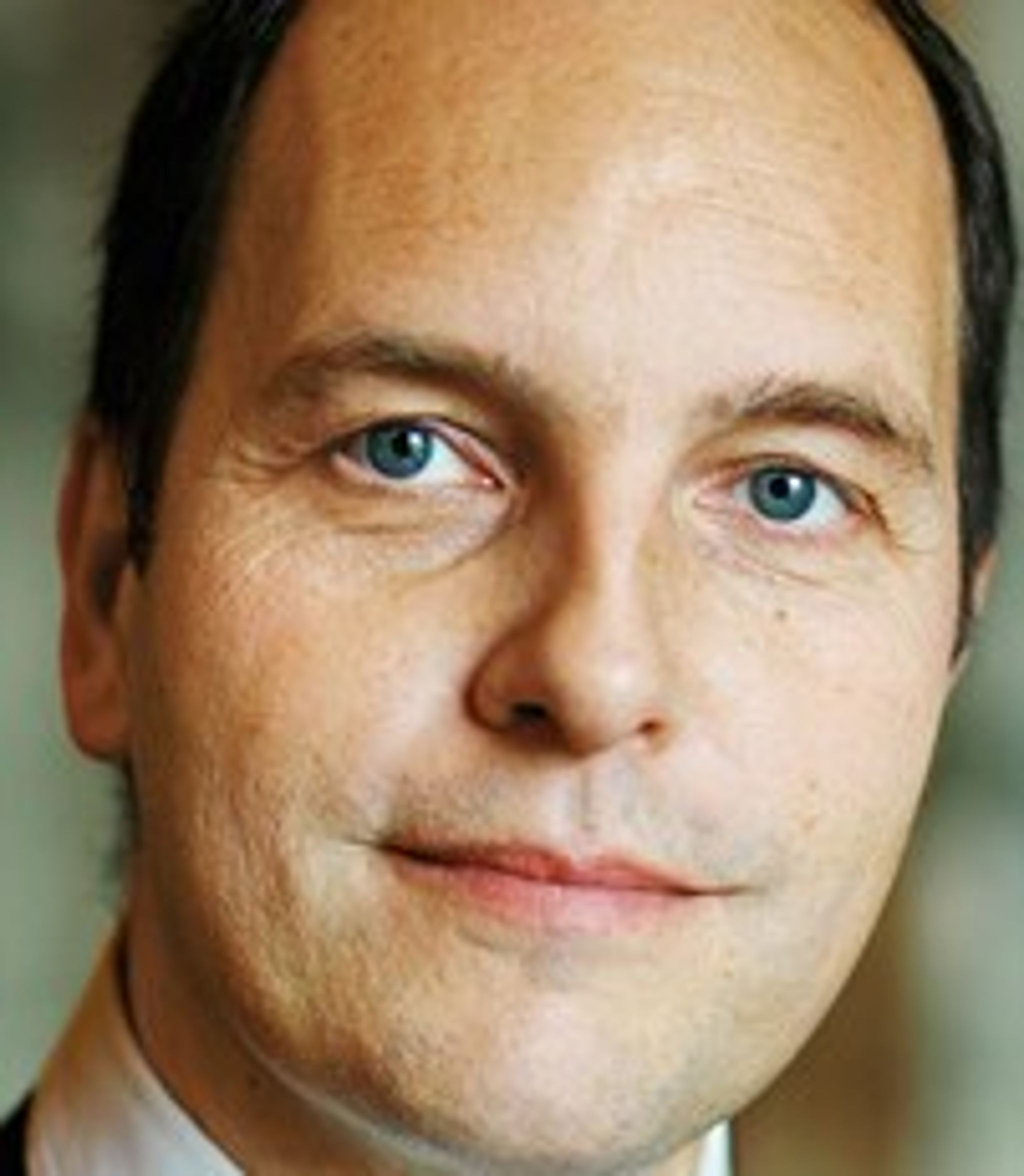 Nils Cederstierna, expeditionschef i Regeringskansliet, ska överväga om sexköpslagen behöver skärpas