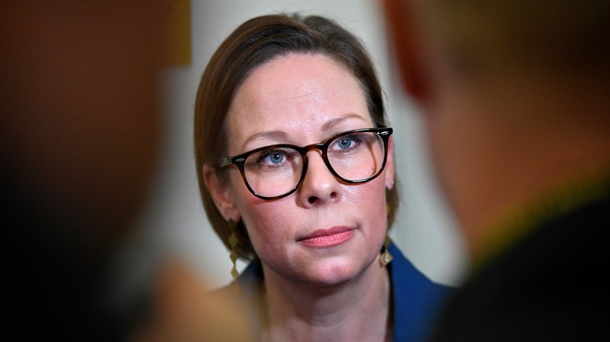 ”Jag tror verkligen att det här behöver genomföras skyndsamt med tanke på det mycket allvarliga säkerhetsläget som vi befinner oss i”, säger utrikesminister Maria Malmer Stenergard (M) angående kritiken mot en ny civil underrättelsetjänst. 