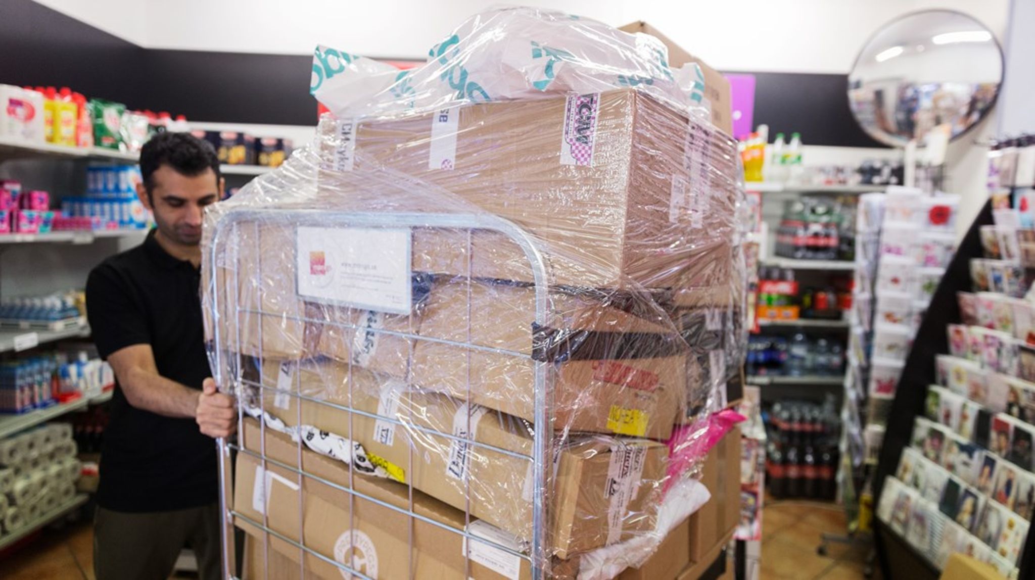 2024 uppskattades 4,6 miljarder ”små paket” komma in till unionen, varav över 90 procent från Kina. 