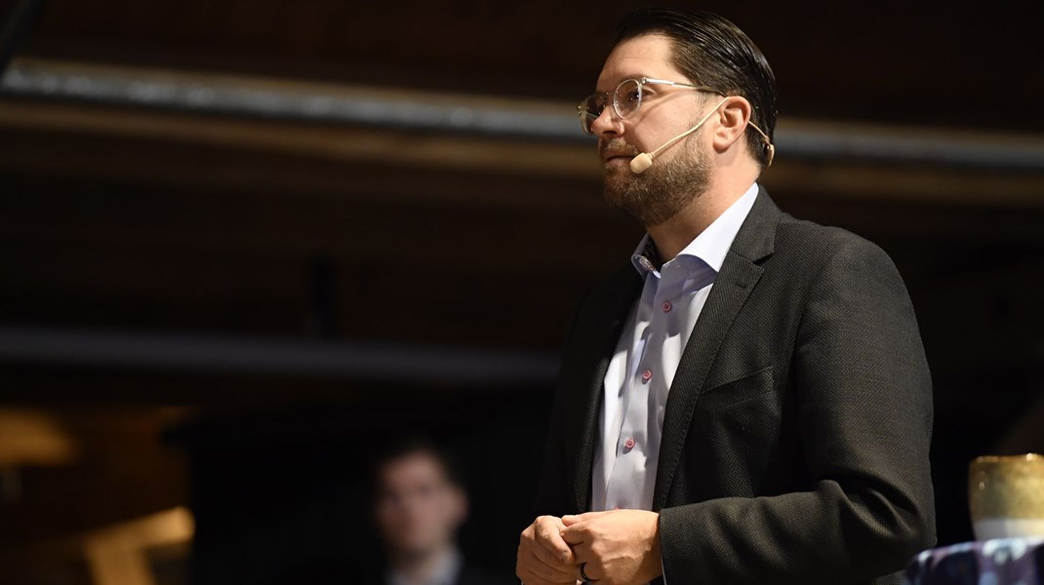 Beslutet som slog fast Jimmie Åkessons framtida mandat i regeringsförhandlingar klubbades sent under fredagskvällen.