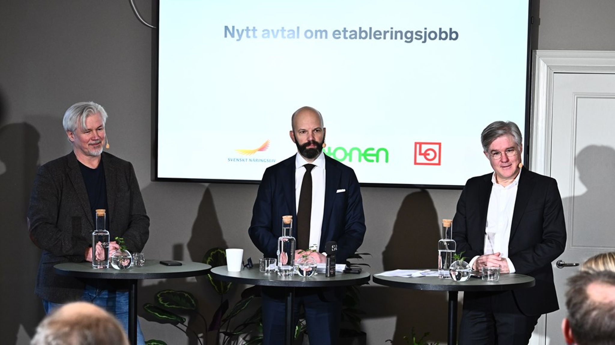 När Torbjörn Johansson, avtalssekreterare LO, Mattias Dahl, vice vd Svenskt Näringsliv, och Martin Wästfelt, förhandlingschef Unionen presenterade reformen var förhoppningarna stora om fler jobbtillfällen för nyanlända och långtidsarbetslösa. Men efter två år hade 82 personer fått etableringsjobb. 