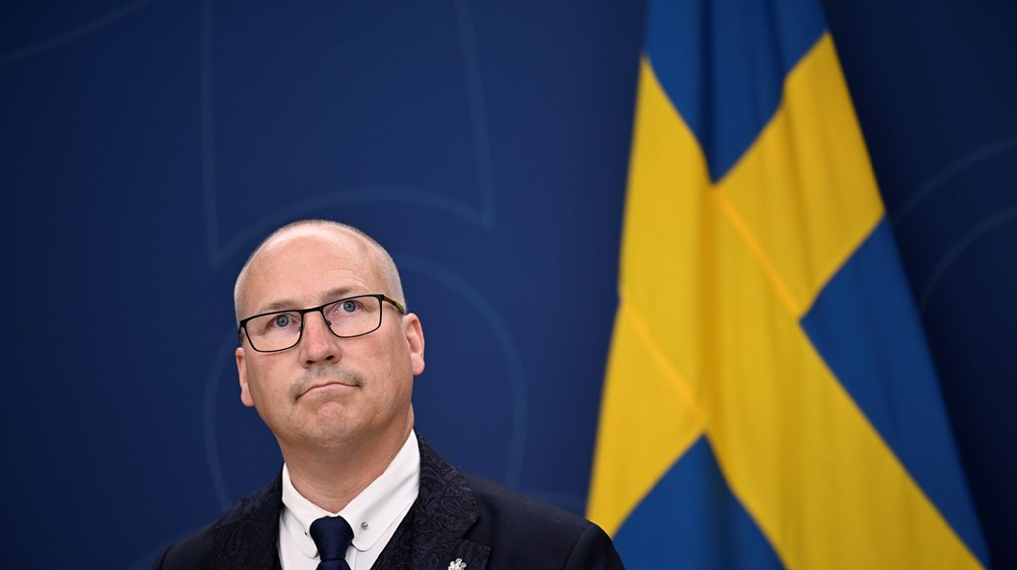 Sverigedemokraterna är det parti som främst har förespråkat
en återinförd arvsrätt för kusiner. Partiets civilpolitiska talesperson Mikael
Eskilandersson har tidigare sagt att de fortsätter att driva frågan i
förhandling med regeringen. Hur det går vill han i nuläget inte kommentera.