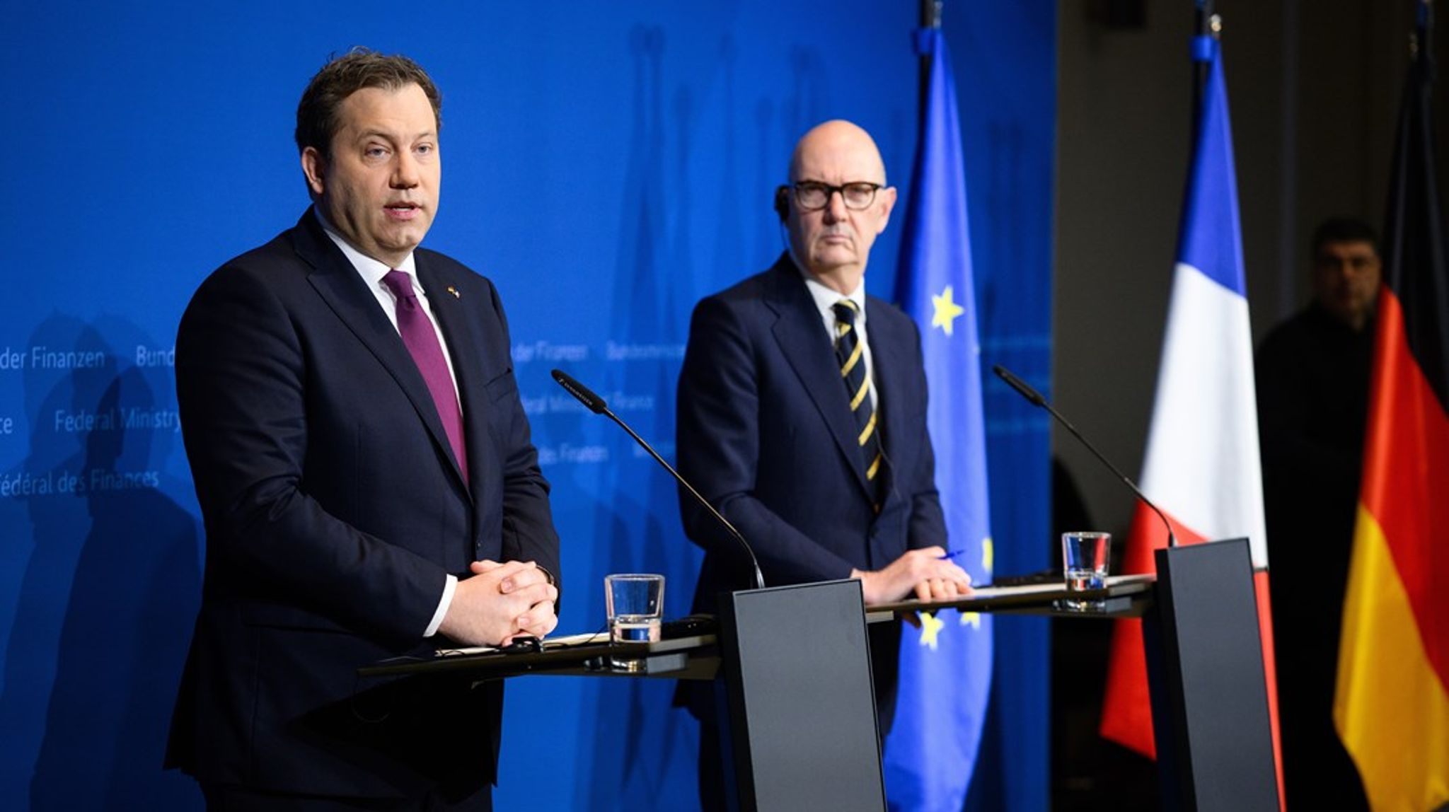 Det är slutdaltat med Trump, anser Tysklands finansminister och vicekansler Lars Klingbeil och&nbsp;Frankrikes finansminister Roland Lescure. Efter att ha blivit måltavla för den amerikanska presidentens senaste strafftullar leder Tyskland och Frankrike gemensamt vägen med skarpa varningar och hot om en samordnad europeisk motoffensiv. &nbsp;