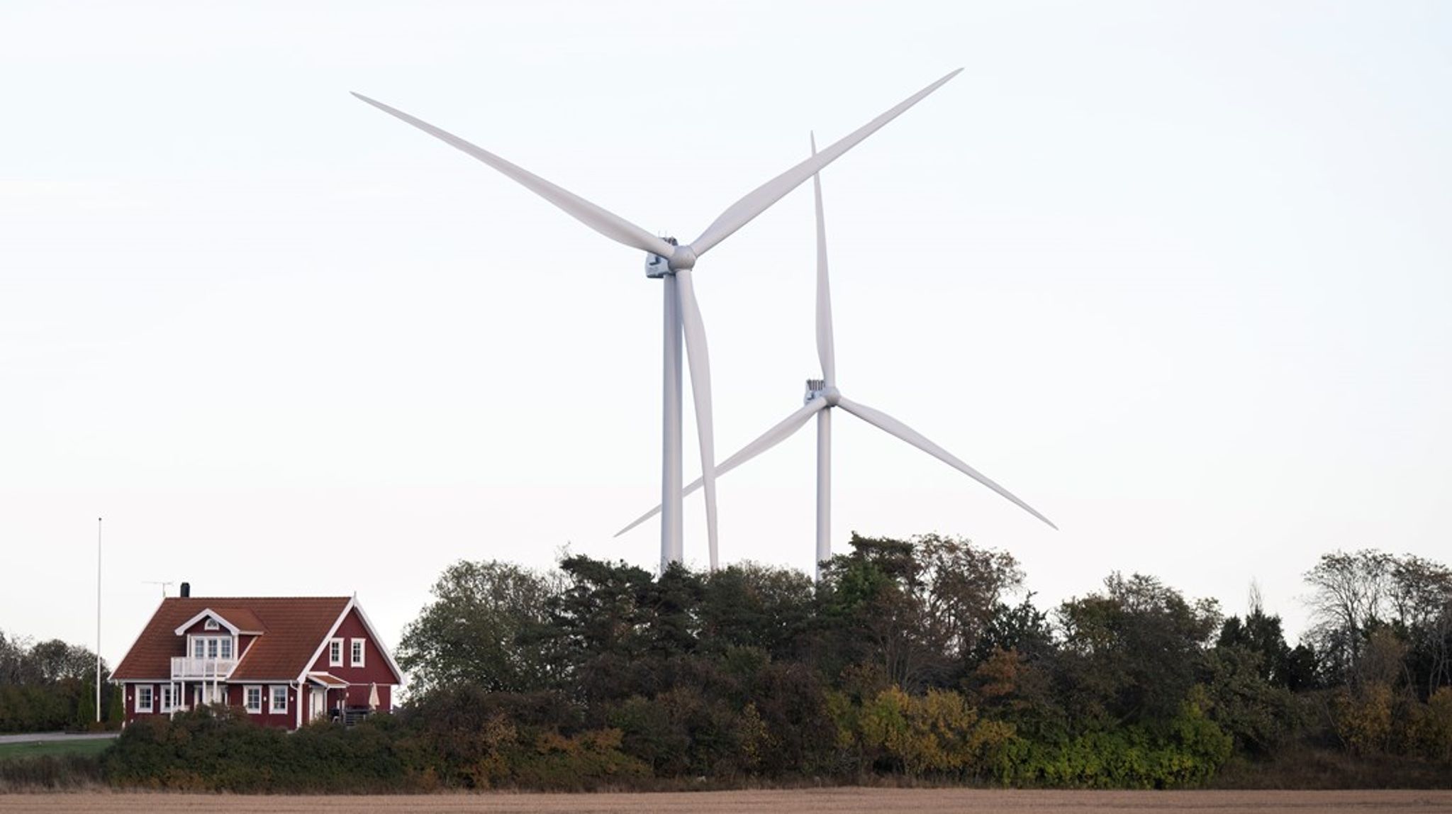 340 miljoner kronor till kommuner med vindkraft fanns avsatta i 2025 års budget. Nu har regeringen till slut fattat beslut om när och hur de ska betalas ut och av vilken myndighet.
