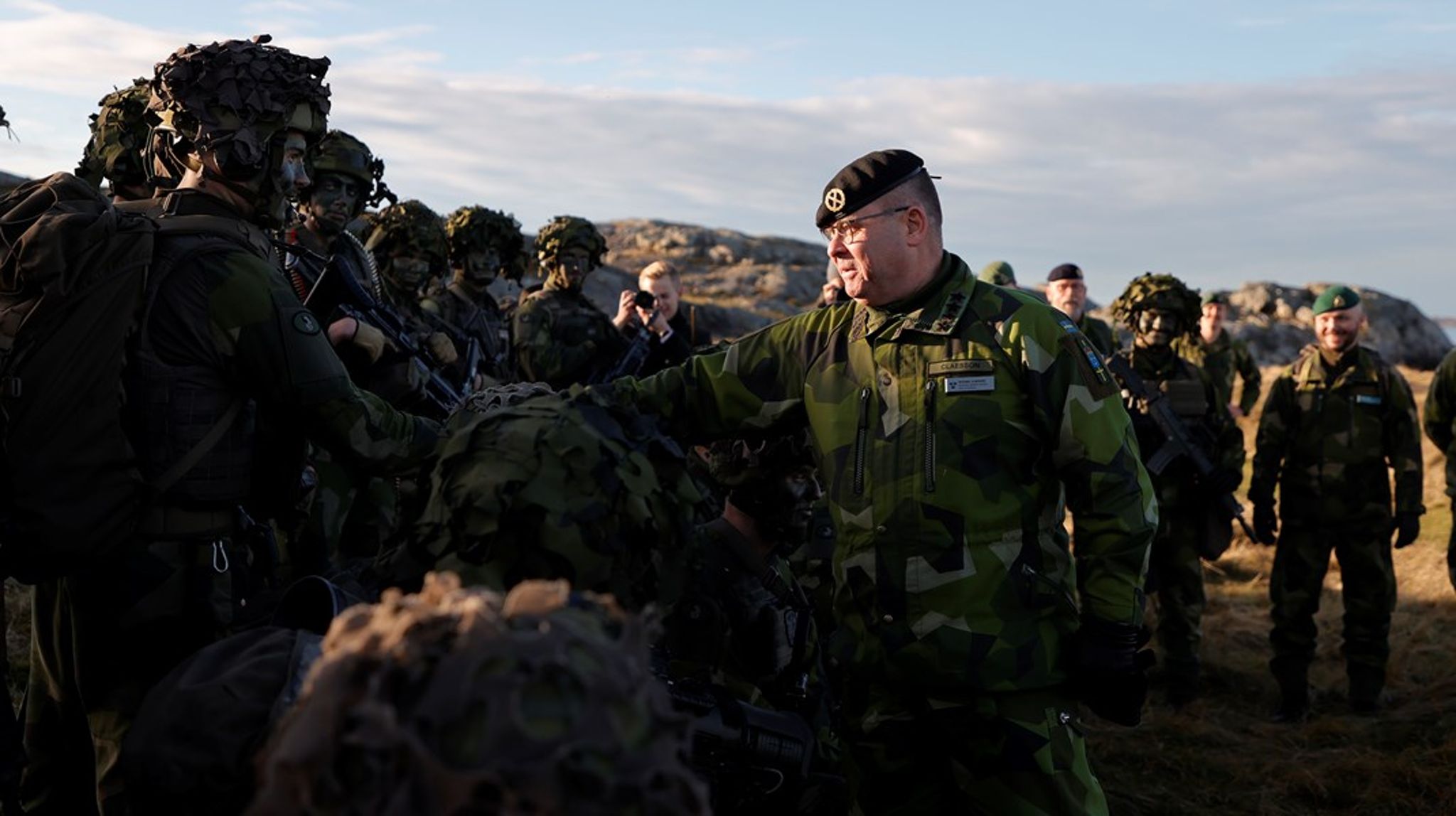 Michael Claesson tillträdde strax innan regeringen beslutade om Försvarsmaktens tillfälliga miljögräddfil. Nu flaggar myndigheten för att det krävs ytterligare särlösningar för det militära försvaret, i form av sänkta miljökrav.