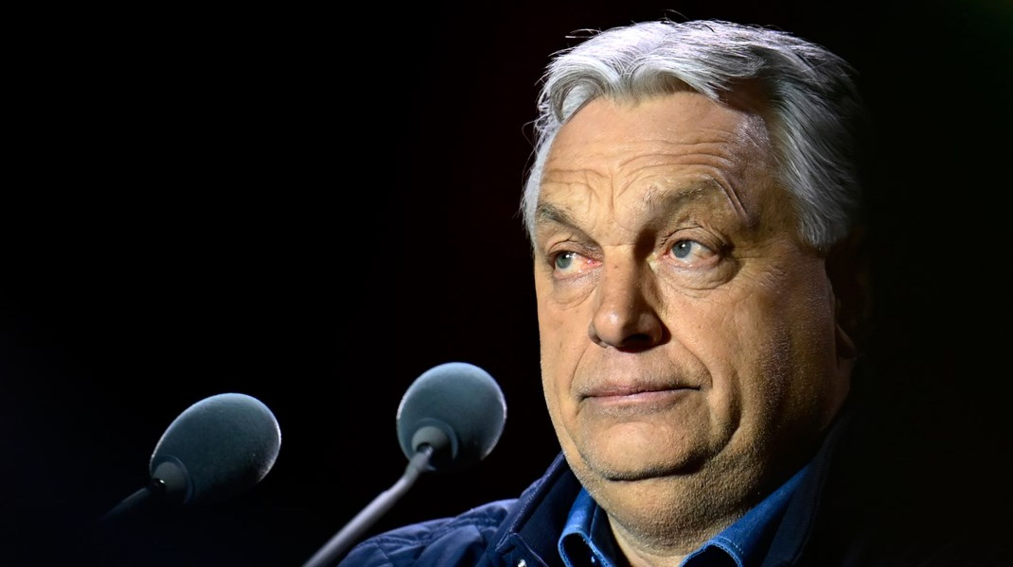 Farväl till makten: På söndagskvällen erkände Ungerns
långvarige ledare, Viktor Orbán, ett stort valnederlag.