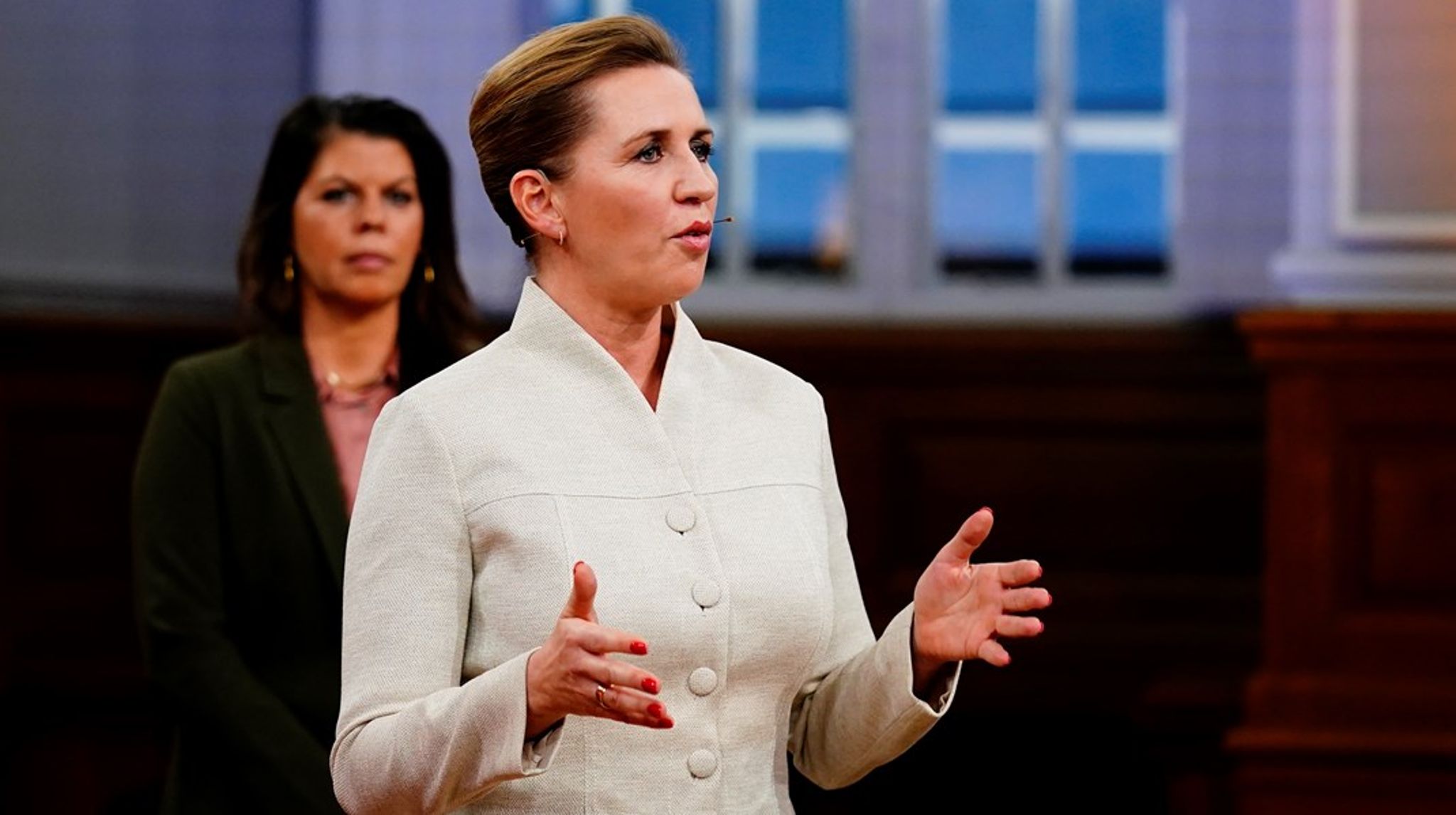 Socialdemokraternas partiledare Mette Frederiksen och Alternativets partiledare Franciska Rosenkilde.