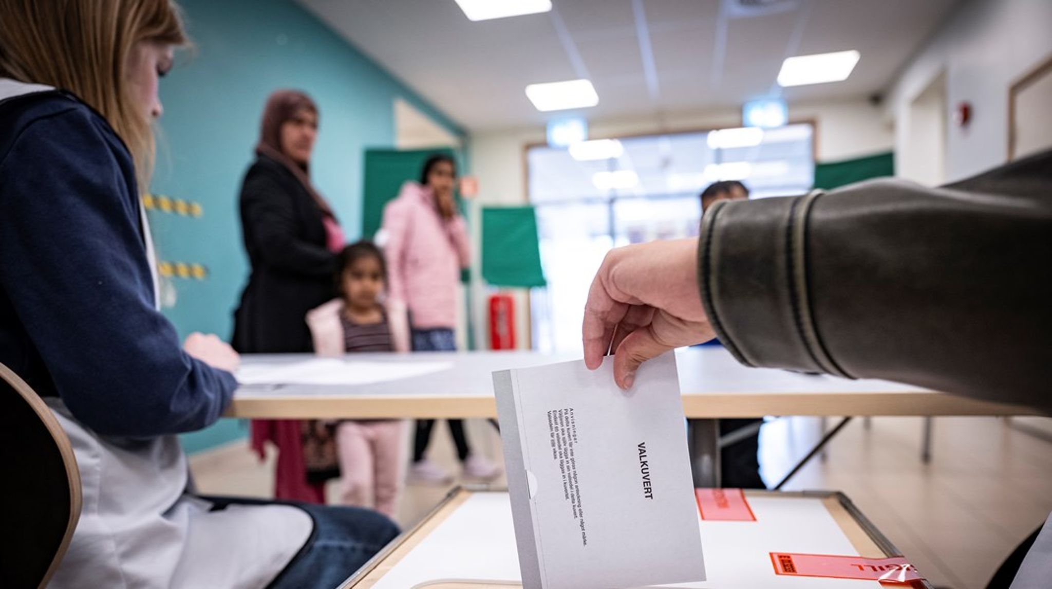 Erfarenheter från länder som har infört rösträtt från 16 år pekar på att ett tidigare deltagande kan bidra till starkare demokratiska vanor, skriver debattören.