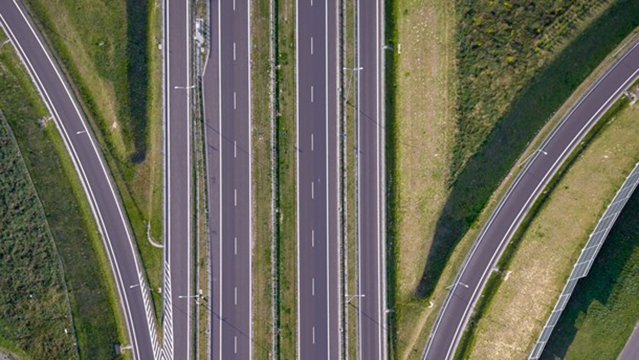 För mycket väg och för lite fokus på omställning. Trafikverkets förslag till nationell transportplan behöver ändras radikalt, enligt Naturvårdsverket.