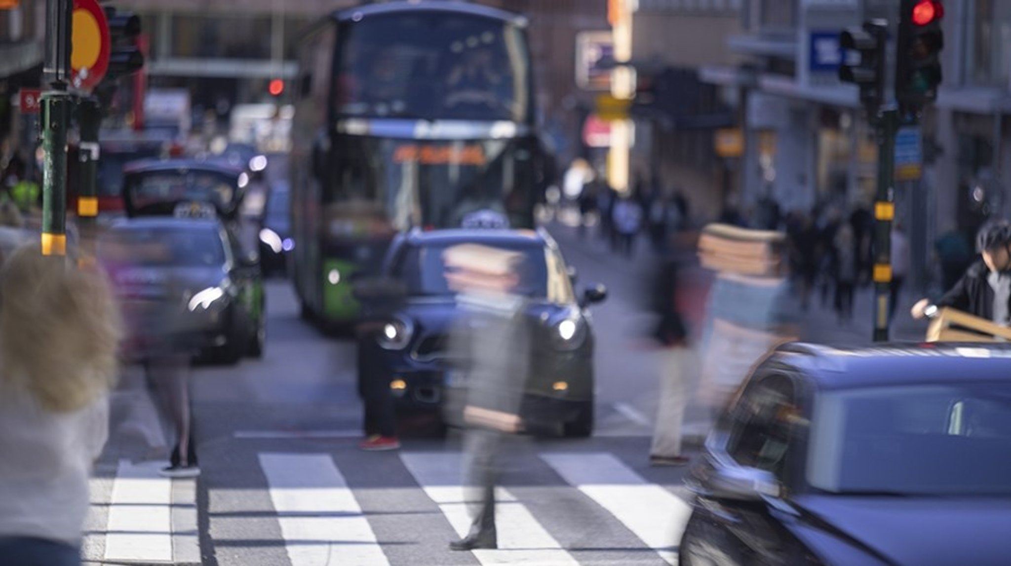 Politiska partier riskerar böter vid utebliven intäktsredovisning