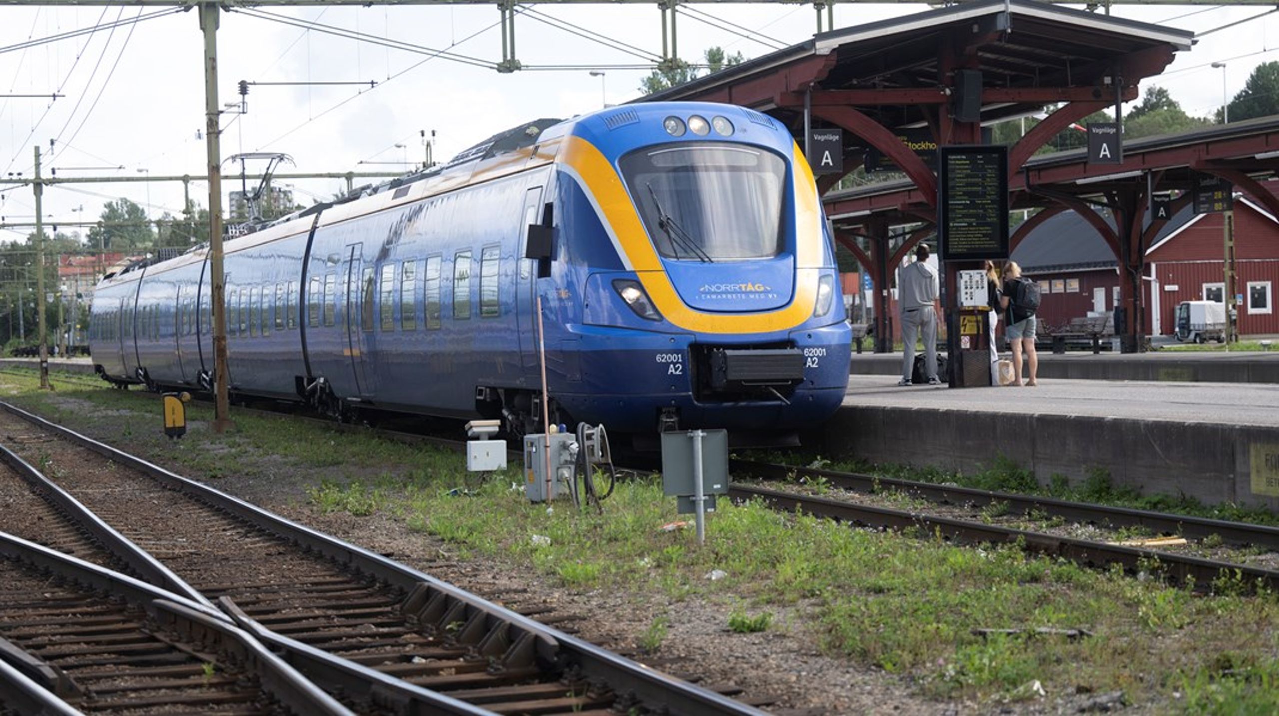 Samtidigt som flera projekt i norr –&nbsp; bland annat delar av 
Norrbottniabanan och flera mötesspår på Malmbanan –&nbsp; får grönt ljus, får
 ett antal andra utpekade projekt vänta på sin tur.<br>