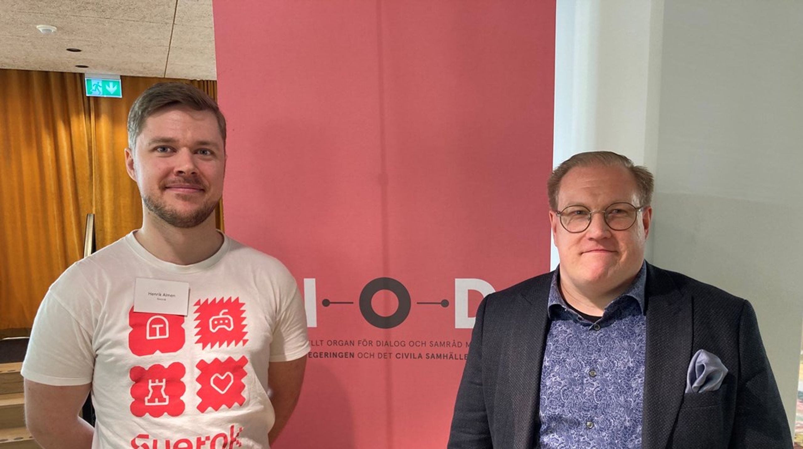 Henrik Almén (Sverok) och Martin Carlstedt (Svenska kyrkan) menar båda att de allt fler registren innebär potentiella problem för civilsamhället, samtidigt som det finns en legitim önskan från det offentliga att försäkra sig om att pengar används till det de är avsedda för.