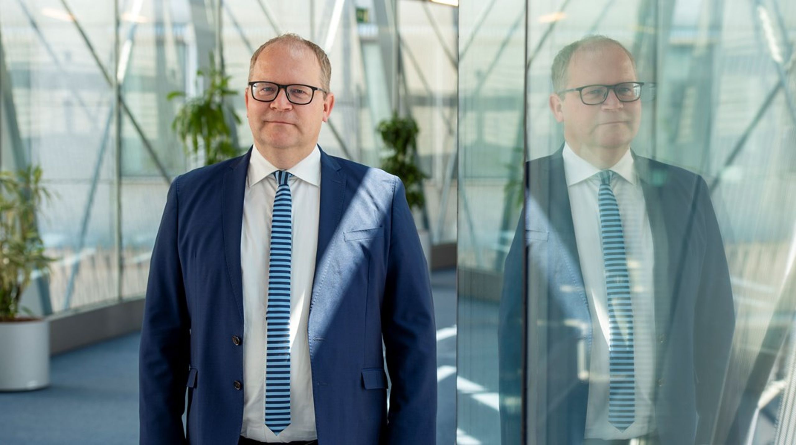 Ryssarna kan göra vad de vill, eftersom de flesta
västeuropeiska länder inte har investerat tillräckligt i sina väpnade styrkor
under de senaste trettio åren, säger EU-parlamentarikern Urmas Paet. Han vill
nu vidta aktiva åtgärder för att även få Norge att gå med i EU.