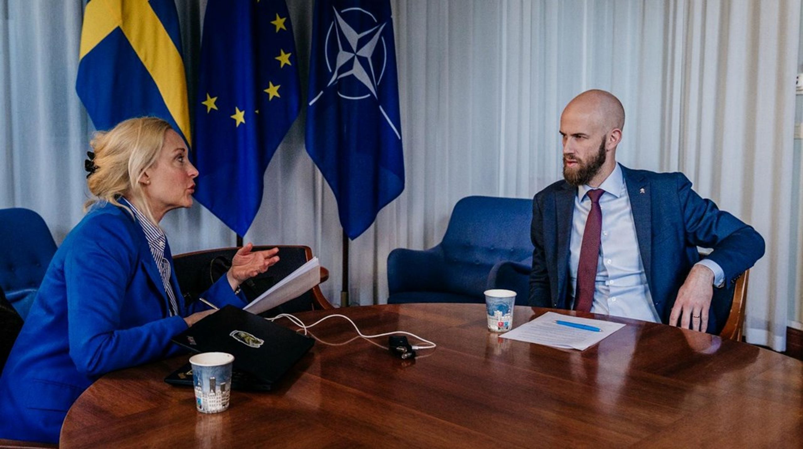 Altingets chefredaktör Lisa Bjurwald och Carl-Oskar Bohlin, minister för civilt försvar (M).