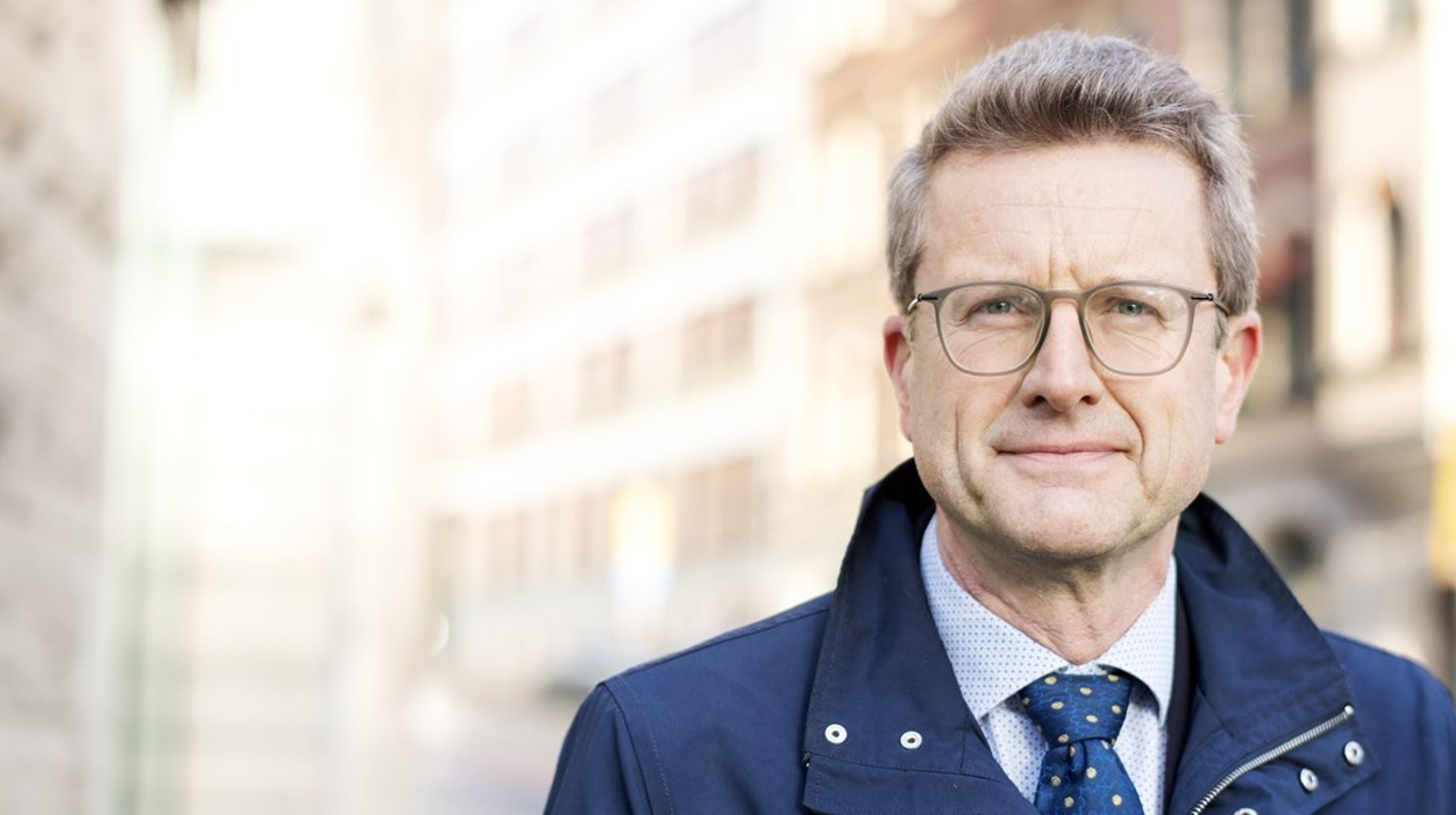 Peter Haglund kommer närmast från SKR.