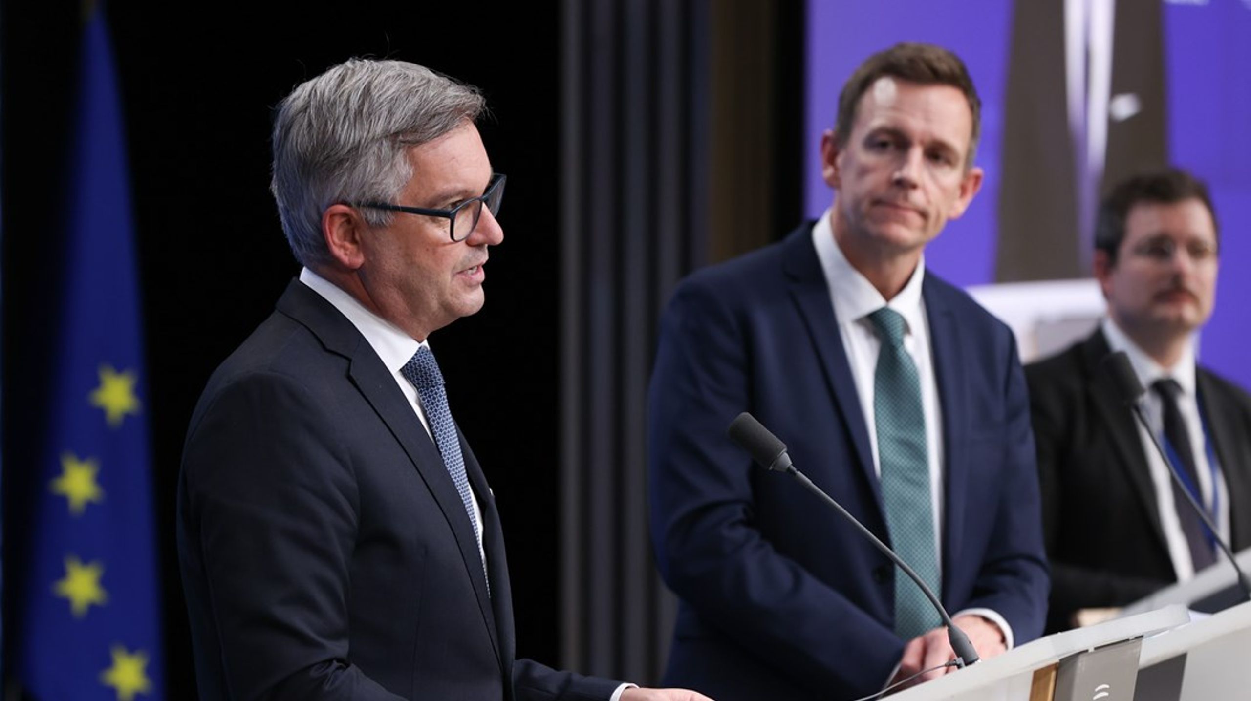 EU:s migrationskommissionär Magnus Brunner kallade måndagens beslut för "en&nbsp;vändpunkt" i europeisk migrations- och asylpolitik. "Historiskt" sade Danmarks invandrings- och integrationsminister Rasmus Stoklund.&nbsp;