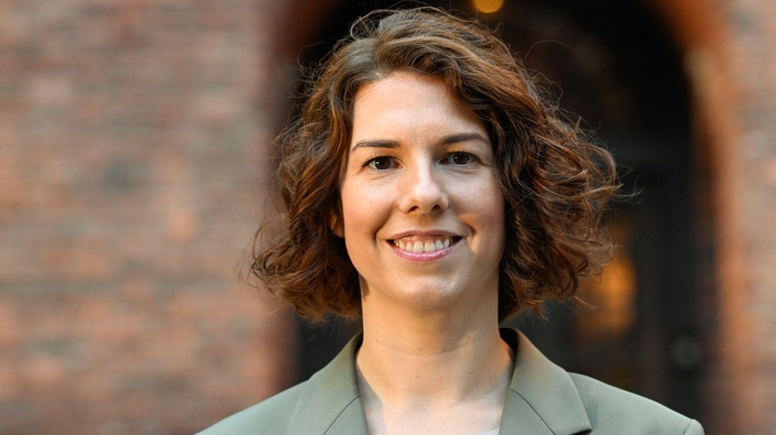”Oavsett om man växer upp i&nbsp;Tensta eller i&nbsp;Vasastan så ska man få&nbsp;den hjälp och det stöd man behöver&nbsp;för att klara skolan”, säger&nbsp;Emilia Bjuggren som själv växt upp i Tensta.