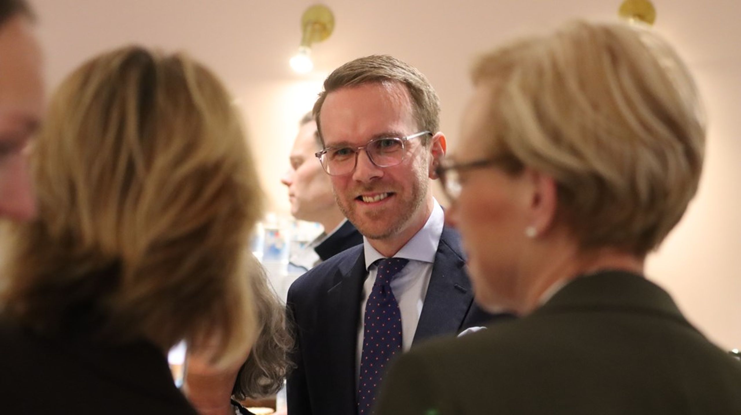 Bostadsministern välkomnar bland annat att ”kommissionen aviserar sin avsikt att förenkla EU-regler som i dag försvårar och fördyrar bostadsbyggandet”