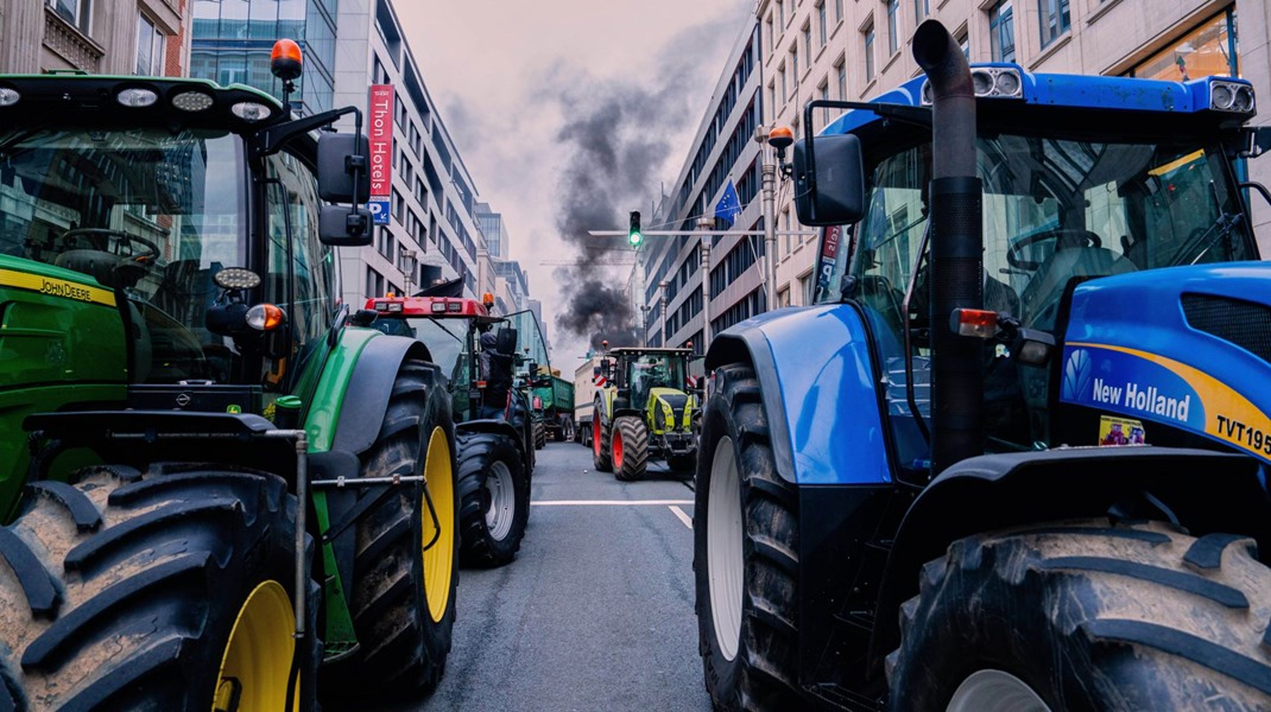 Även om majoriteten av de cirka 10 000 bönderna i Bryssel betedde sig sansat på torsdagen, valde några att ta till mer våldsamma metoder för att få sin röst hörd.