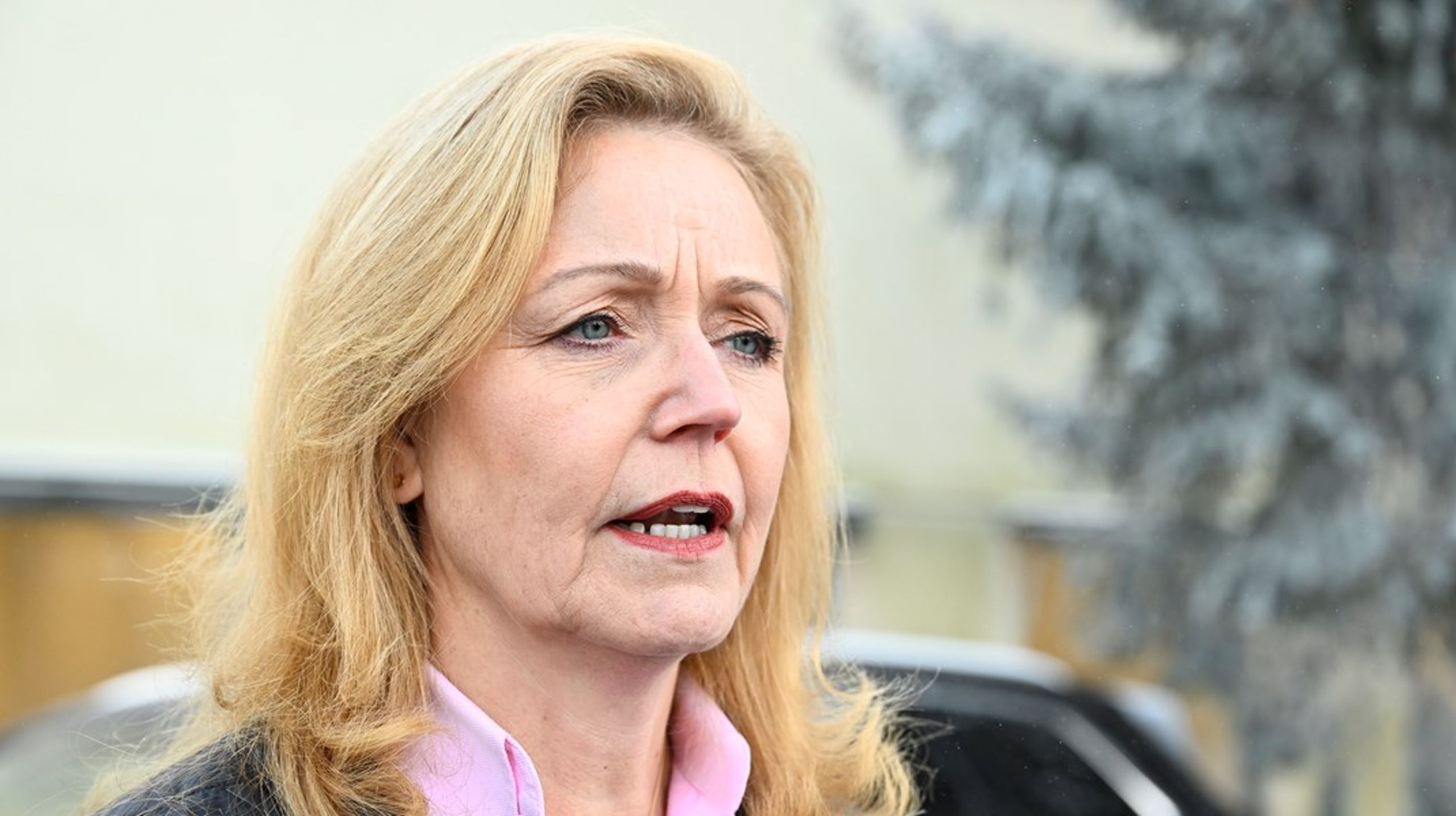 ”Här är en person som är en översittare, då måste man vara tuff tillbaka”, säger&nbsp;Elisabeth Thand Ringqvist (C).
