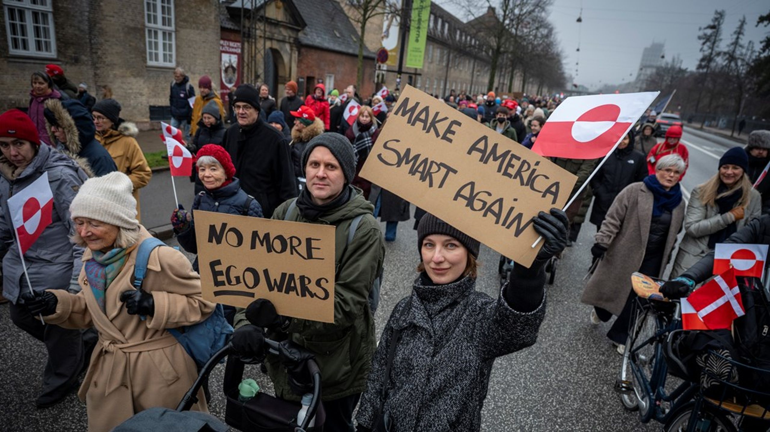 USA:s hot mot Grönland fick tusentals människor att ge sig ut till&nbsp;Rådhusplatsen i Köpenhamn i lördags för att protestera.