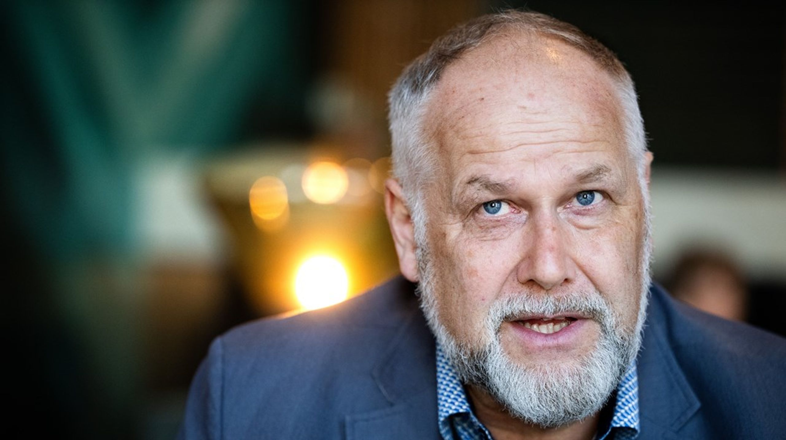 ”Att belöna USA i ett läge där de hotar ett av EU:s medlemsländer med att ta över deras territorium tycker jag är helt fel”, säger EU-parlamentarikern Jonas Sjöstedt (V) som vill att parlamentet fryser EU:s handelsöverenskommelse med Trump.&nbsp;