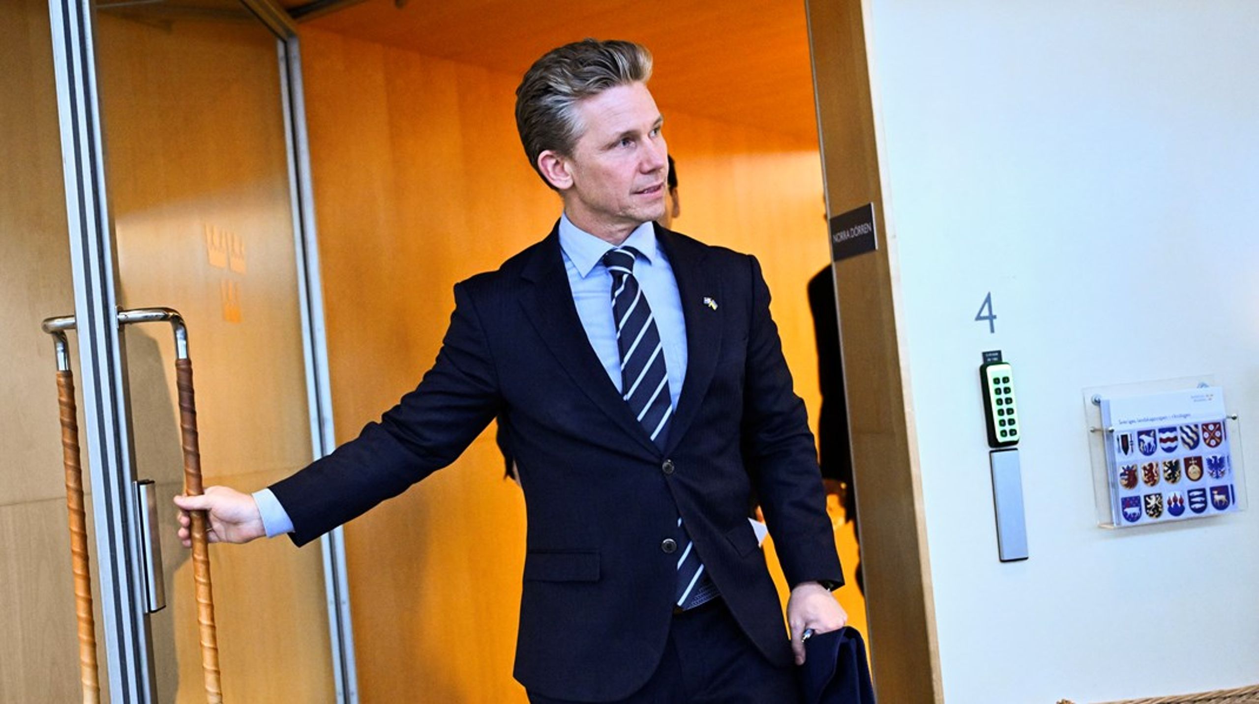 Försvarsberedningen väntar på att få regeringens formella direktiv inför de nya förhandlingarna.