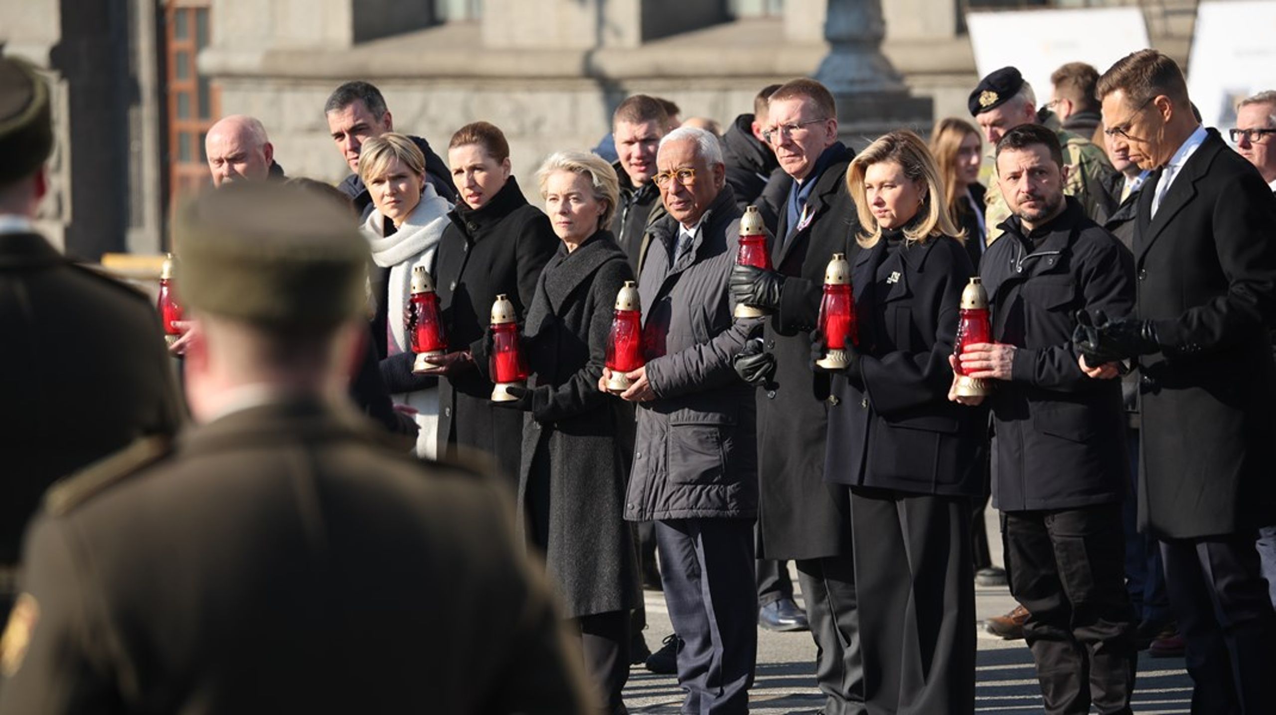 Liksom på årsdagen för ett år sedan kommer EU-kommissionens ordförande Ursula von der Leyen och Europeiska rådets ordförande António Costa vara på plats i Kiev på tisdag för att uppmärksamma att det gått fyra år sedan Rysslands fullskaliga invasion av Ukraina.&nbsp;