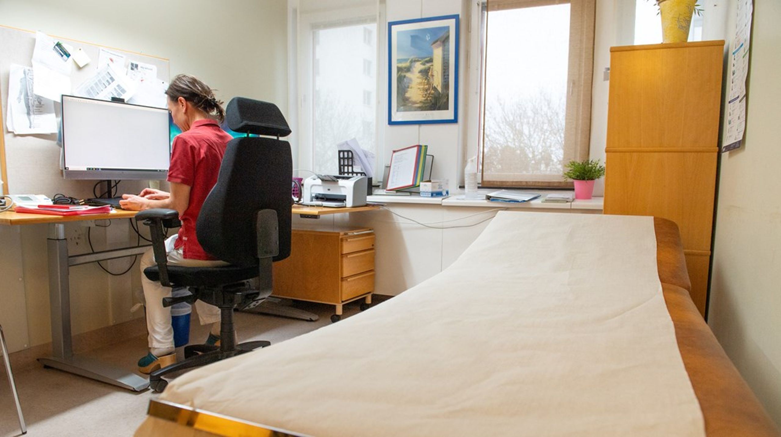 När&nbsp;statliga&nbsp;medel kopplas till volymkrav flyttas fokus från medicinsk prioritering till produktion, skriver debattörerna.