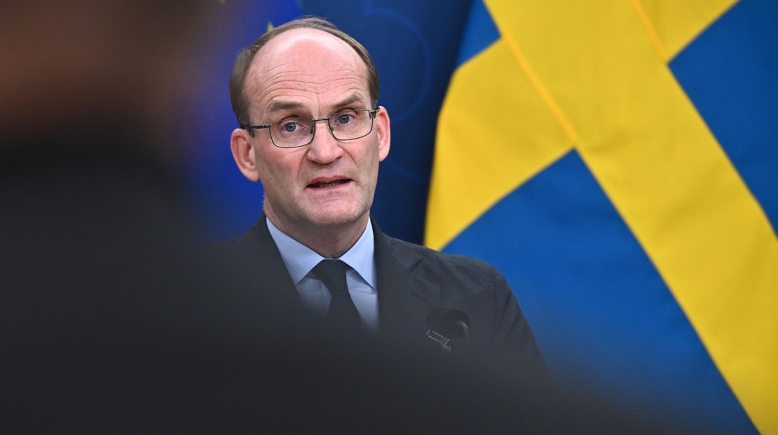 Jakob Granit lämnar Sida.