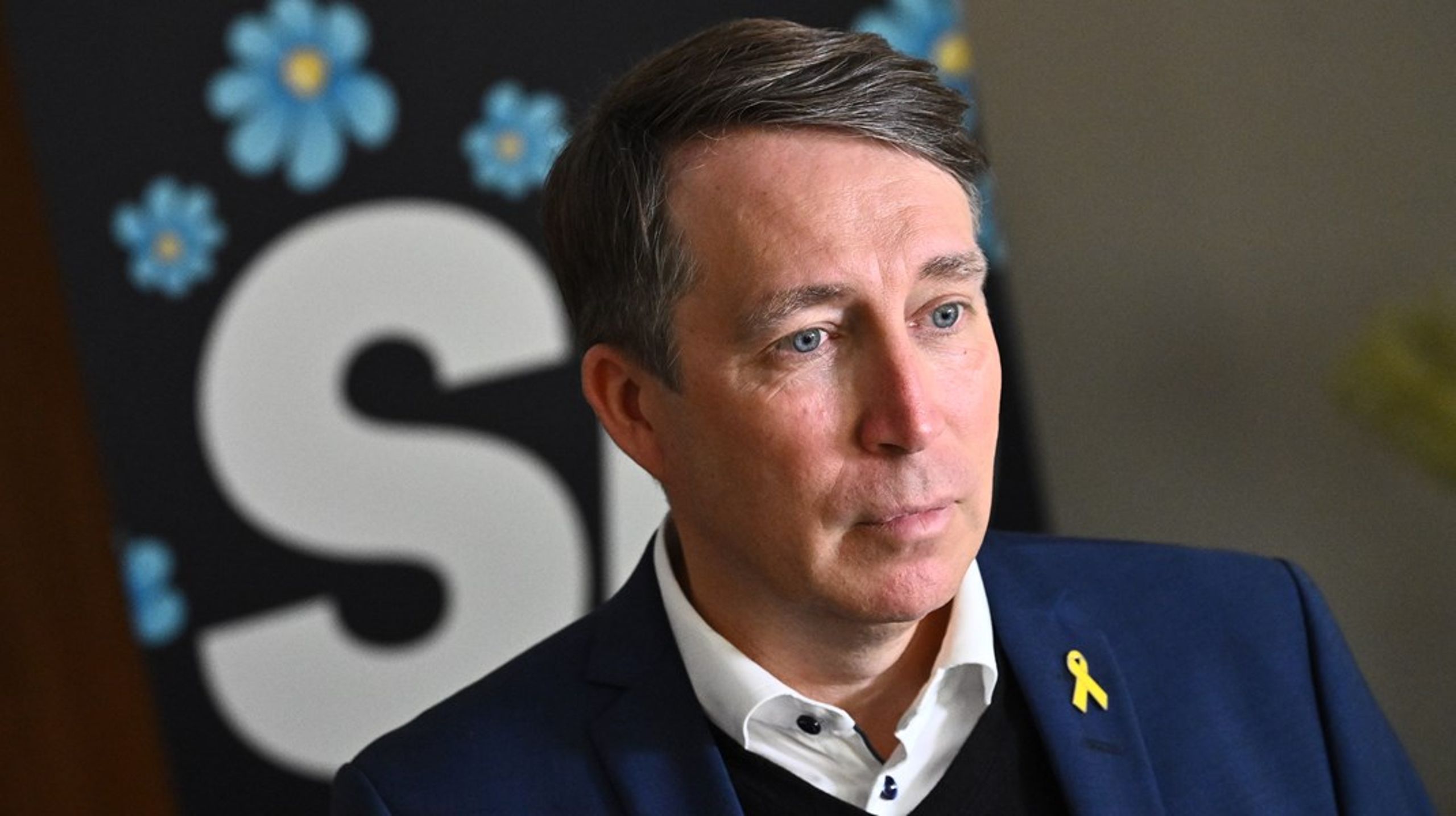 Richard Jomshof avgick som ordförande i justitieutskottet efter en intern konflikt i partiet om att skärpa vapenlagstiftningen.