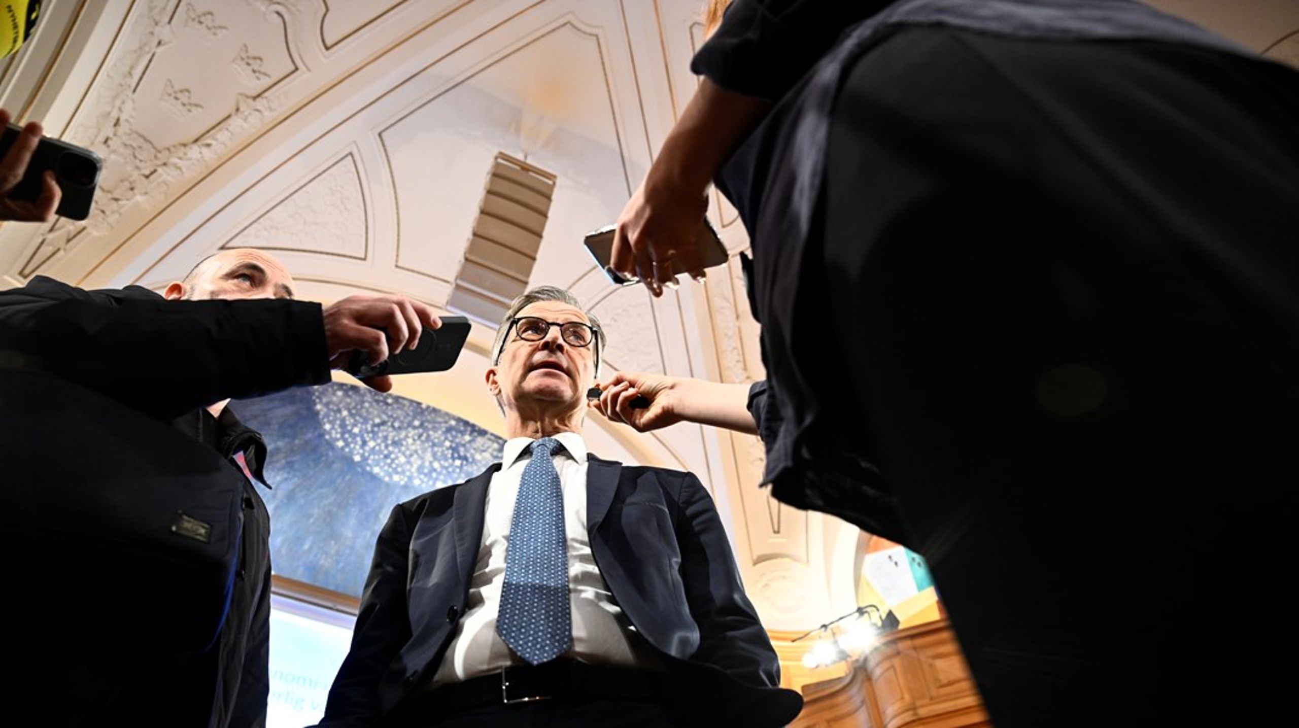 ”Det skulle kunna ha en viss effekt på inflationen”, säger riksbankschef Erik Thedéen om konflikten i Mellanöstern.&nbsp;