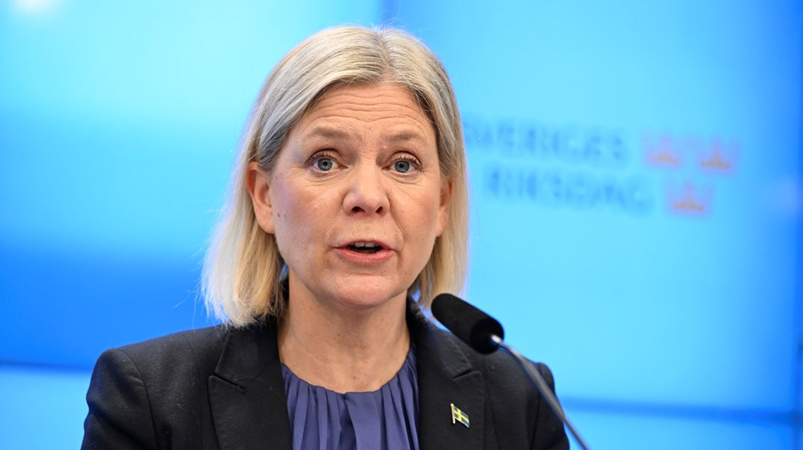 Andra länder arbetar aktivt med att få hem sina medborgare, men Sverige gör inte tillräckligt, menar Magdalena Andersson.