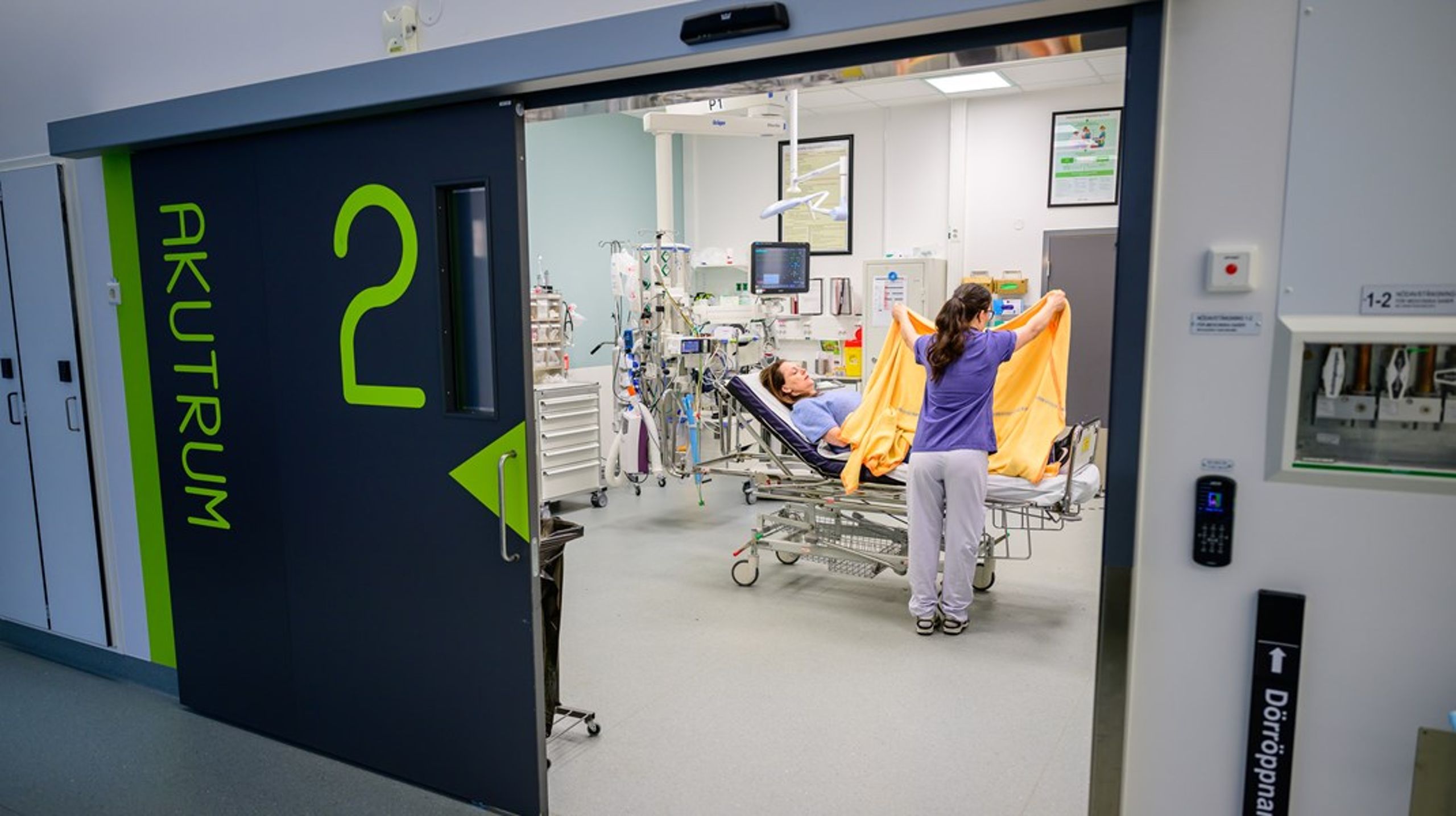 Förtroendet för sjukhusvården ökar, liksom för sjukvården i stort, enligt två färska mätningar.